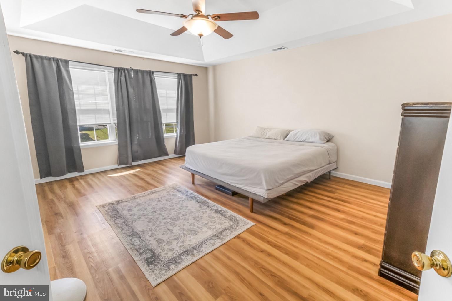 APPLE KNOLLS ESTATES - Residential