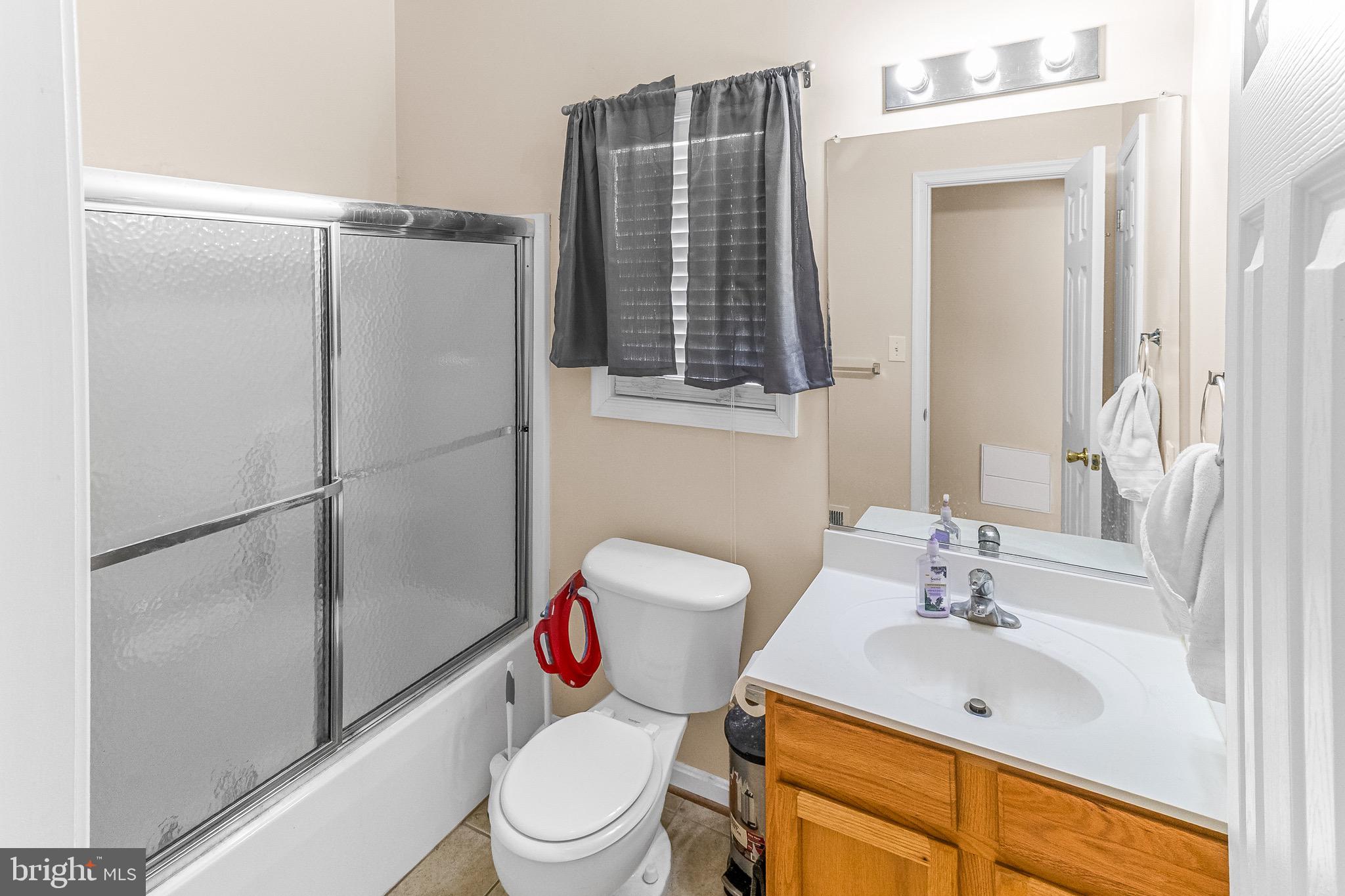 APPLE KNOLLS ESTATES - Residential