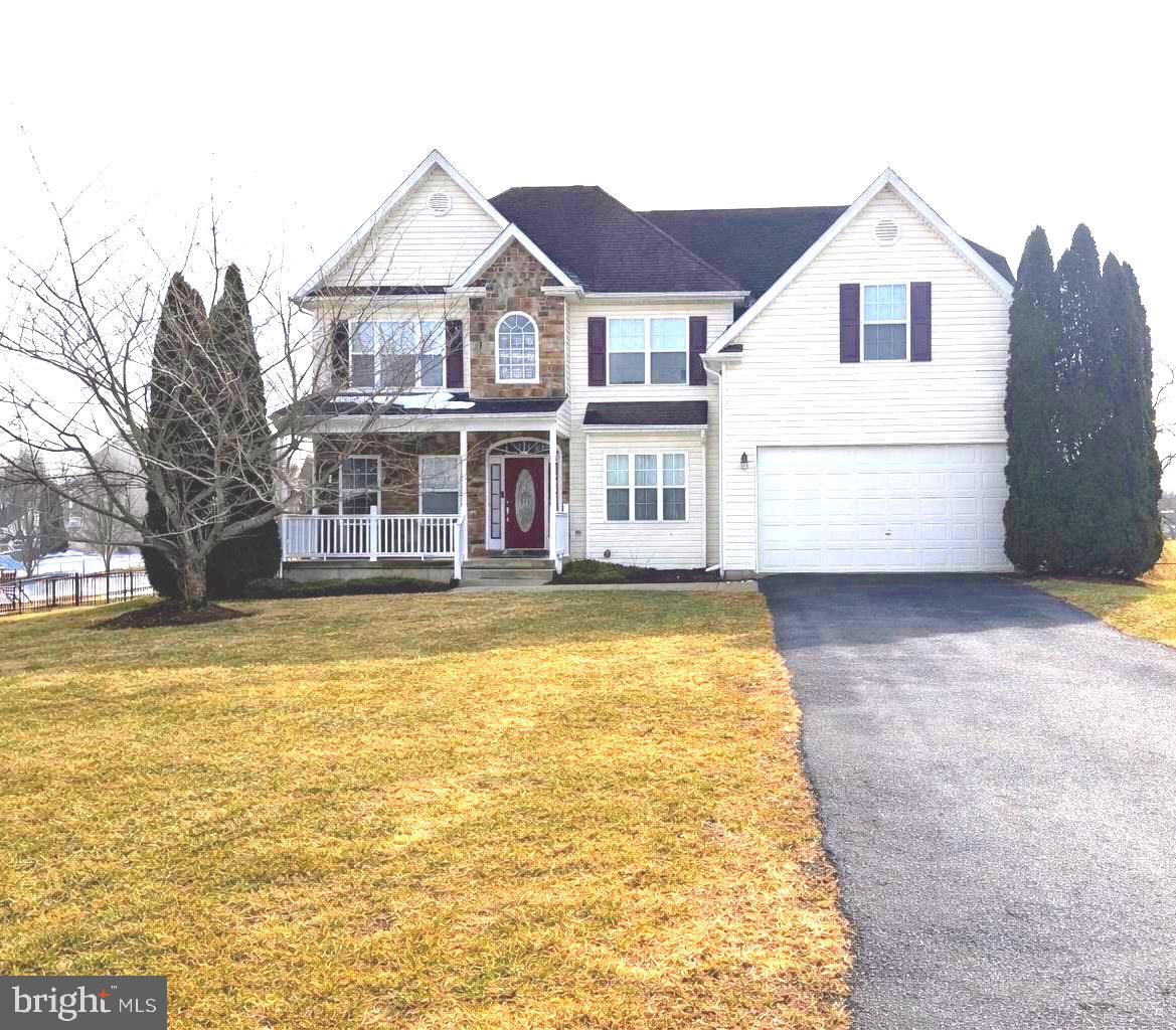 APPLE KNOLLS ESTATES - Residential