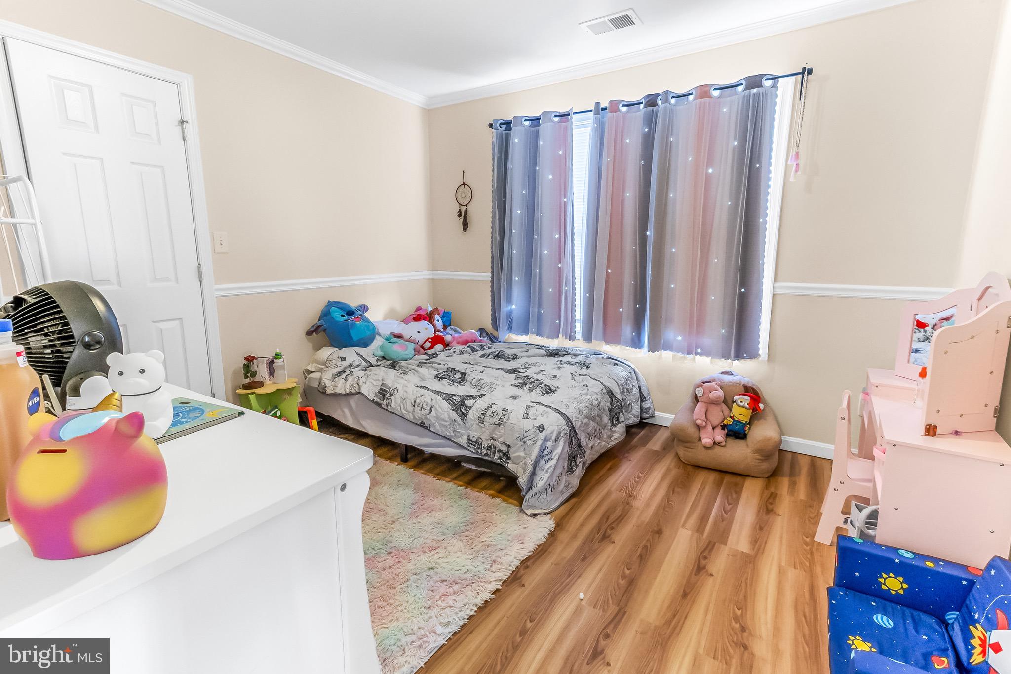 APPLE KNOLLS ESTATES - Residential