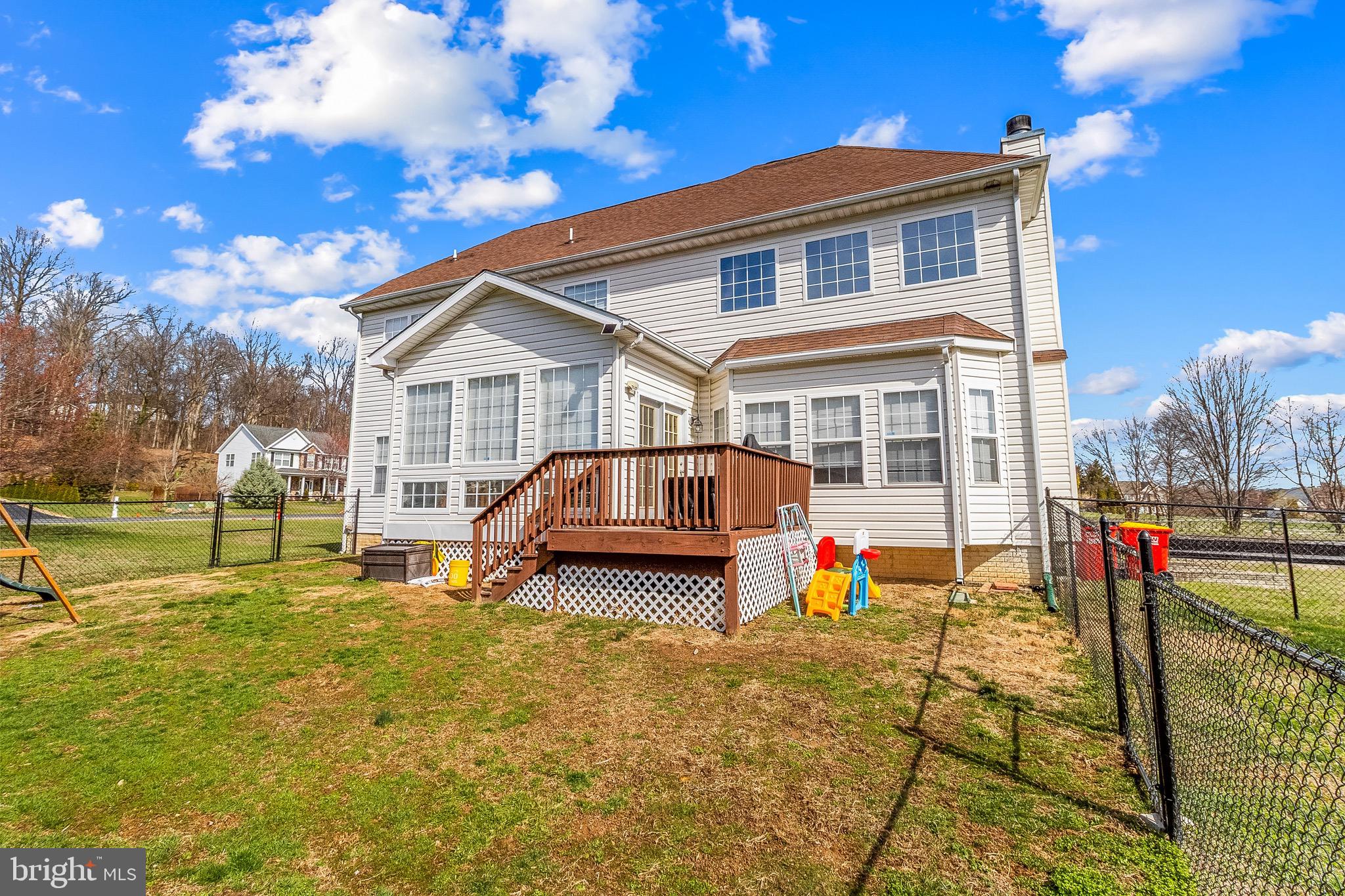 APPLE KNOLLS ESTATES - Residential