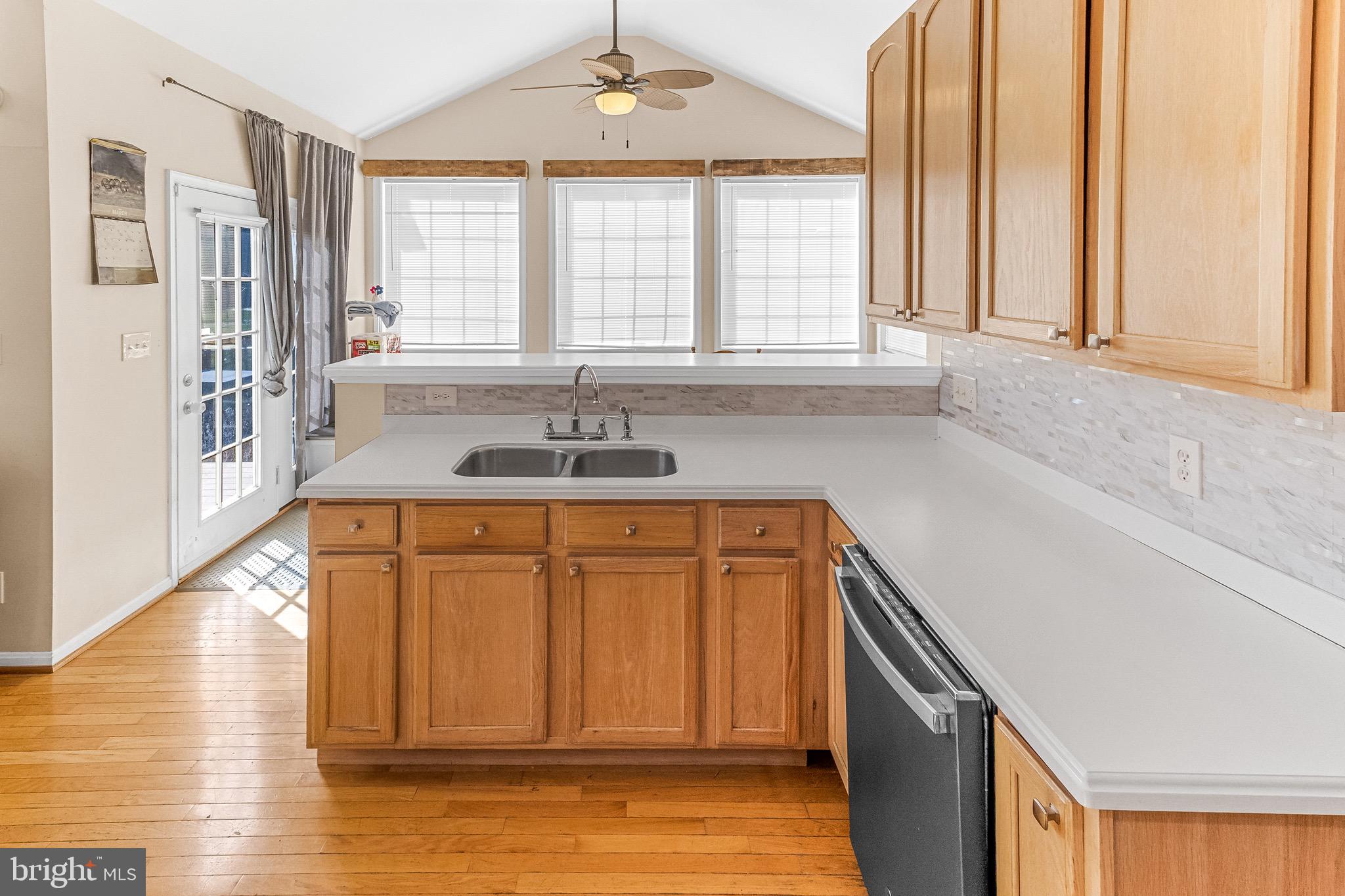 APPLE KNOLLS ESTATES - Residential