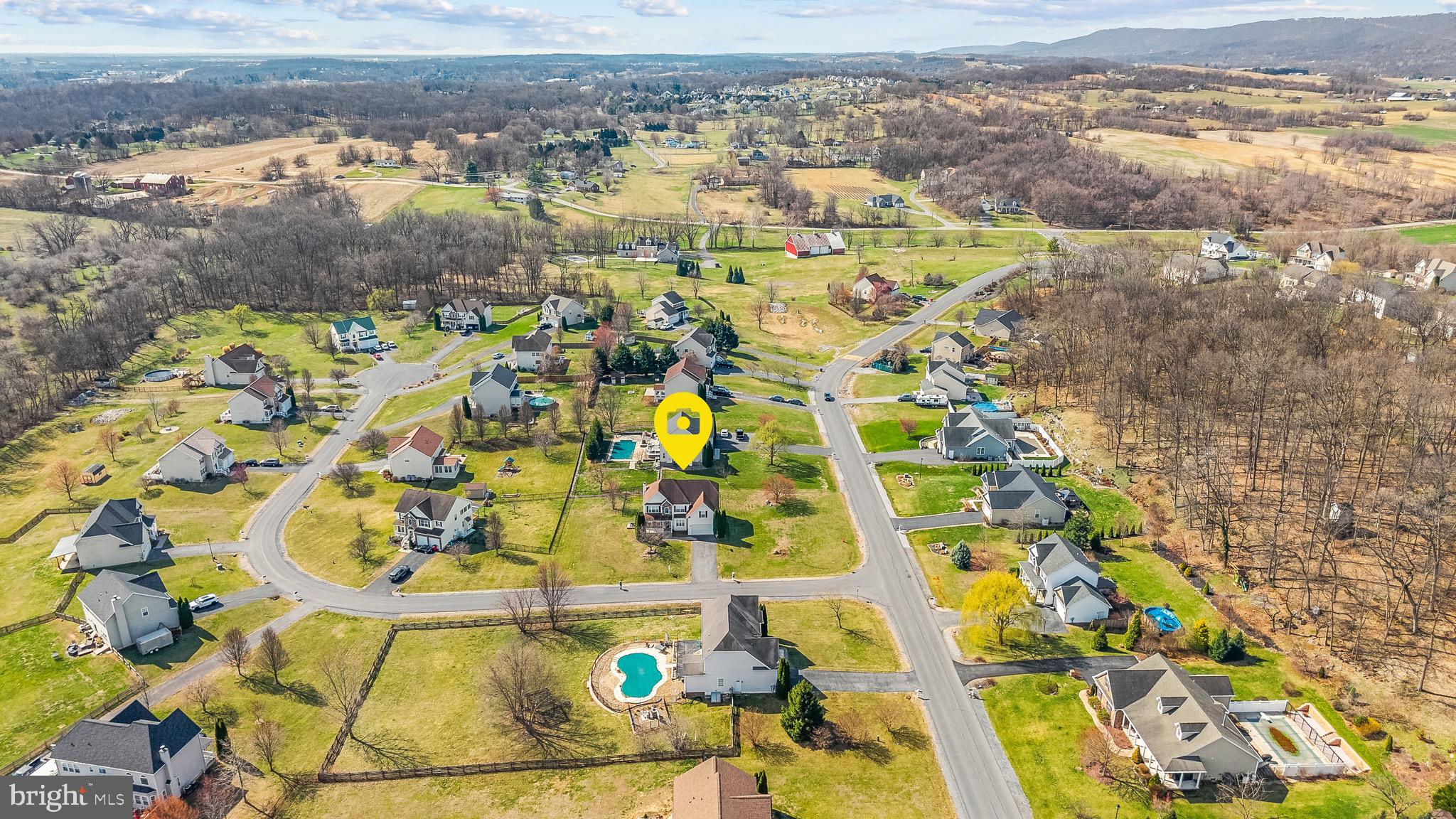 APPLE KNOLLS ESTATES - Residential