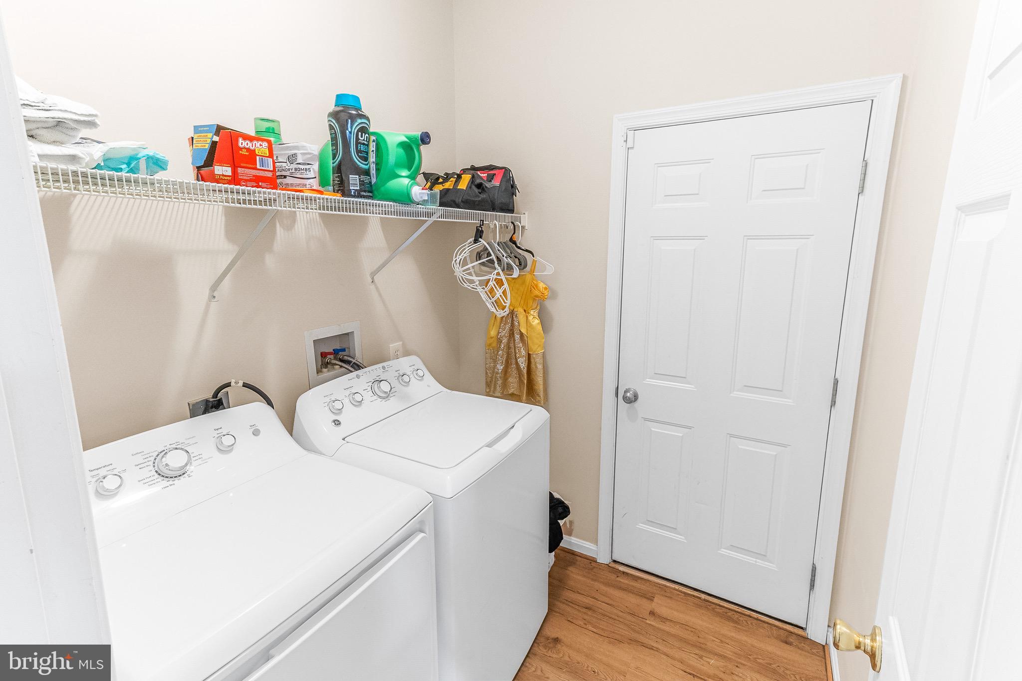 APPLE KNOLLS ESTATES - Residential