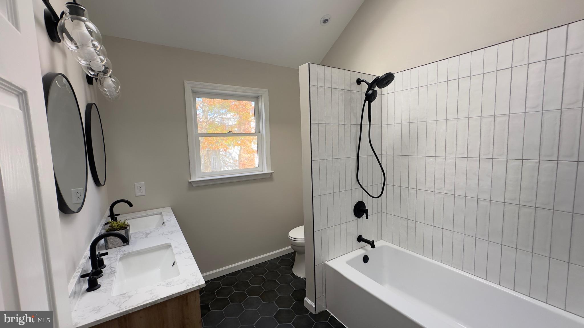 WINDING CREEK - Residential