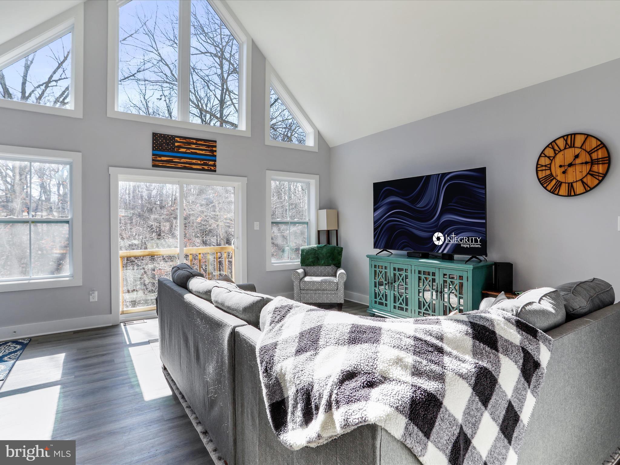 FAIRVIEW OAKS - Residential