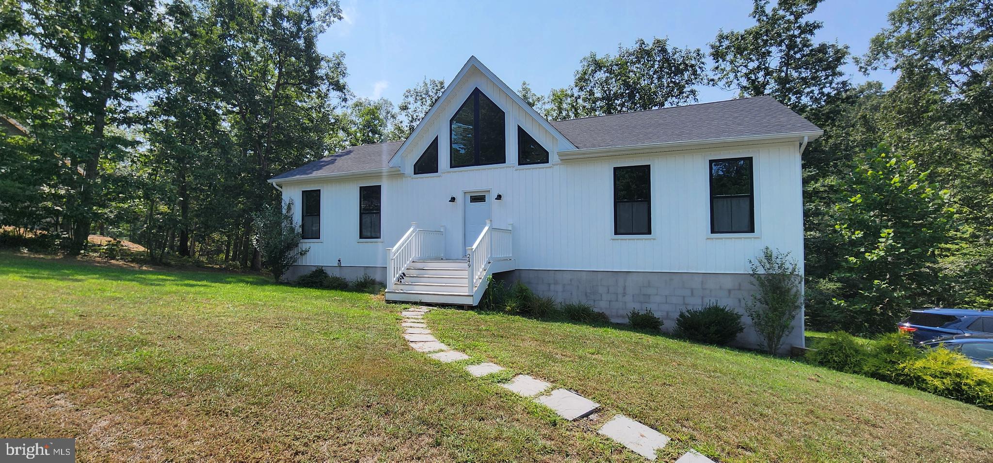 FAIRVIEW OAKS - Residential