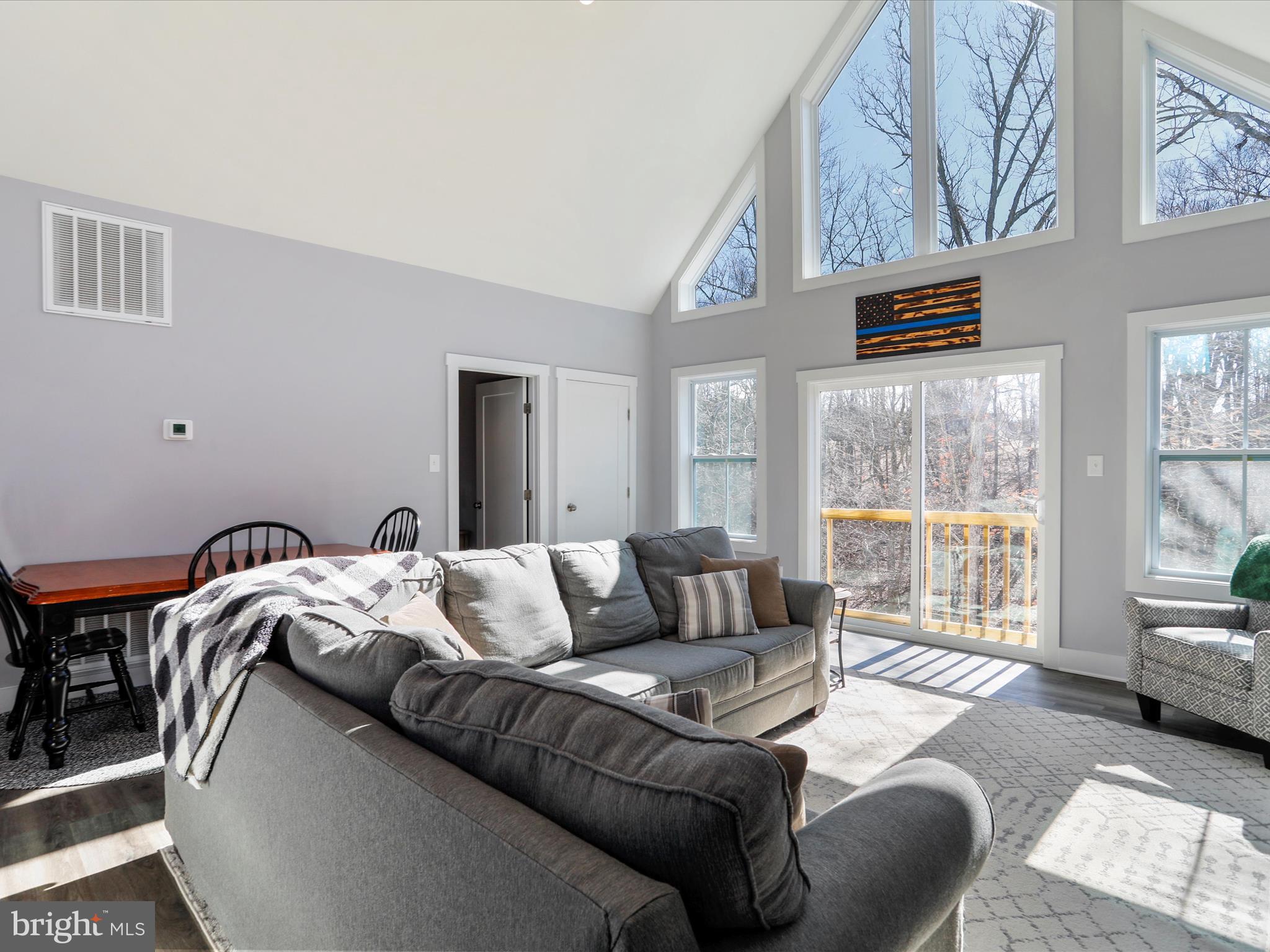 FAIRVIEW OAKS - Residential