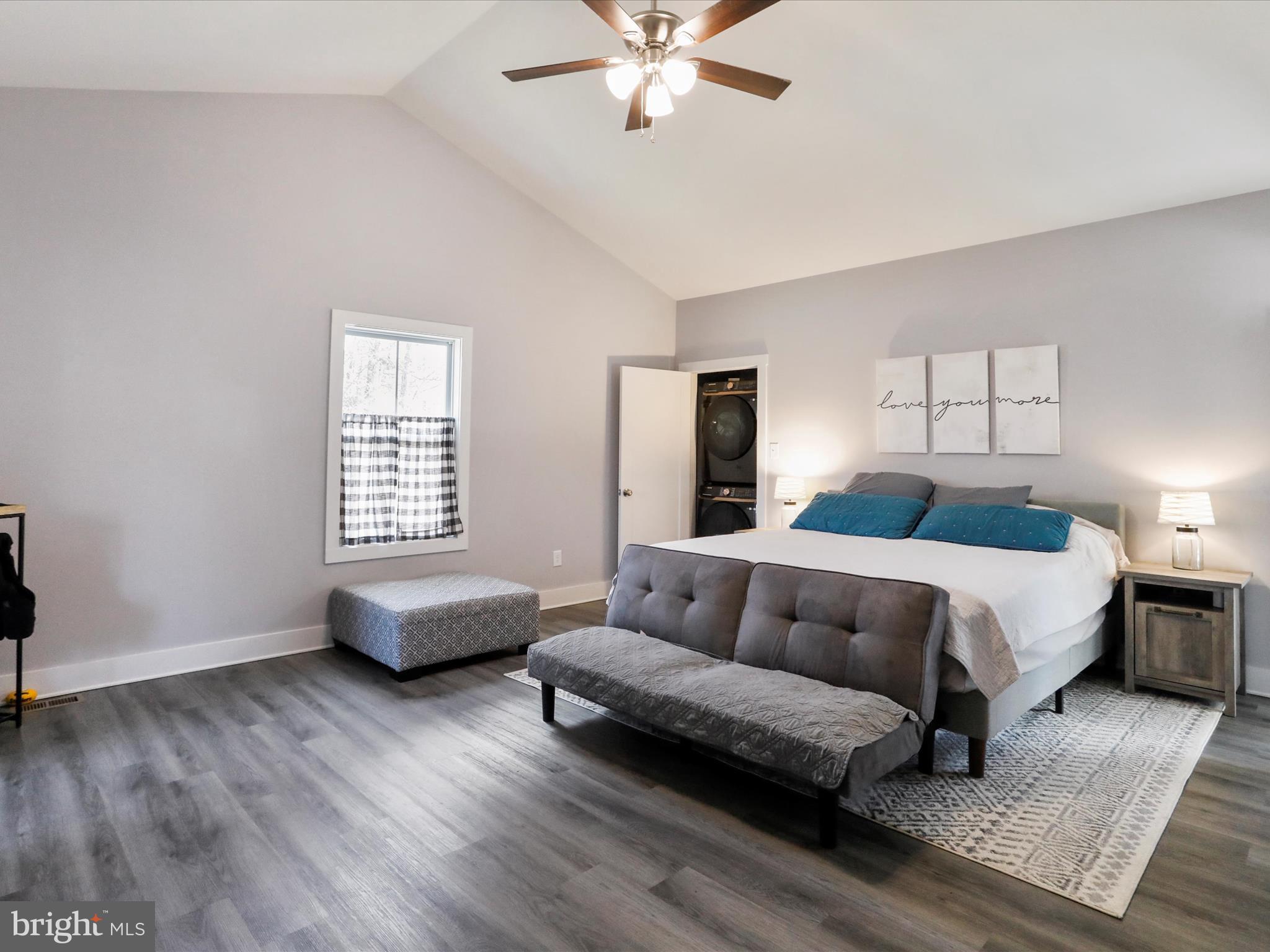 FAIRVIEW OAKS - Residential