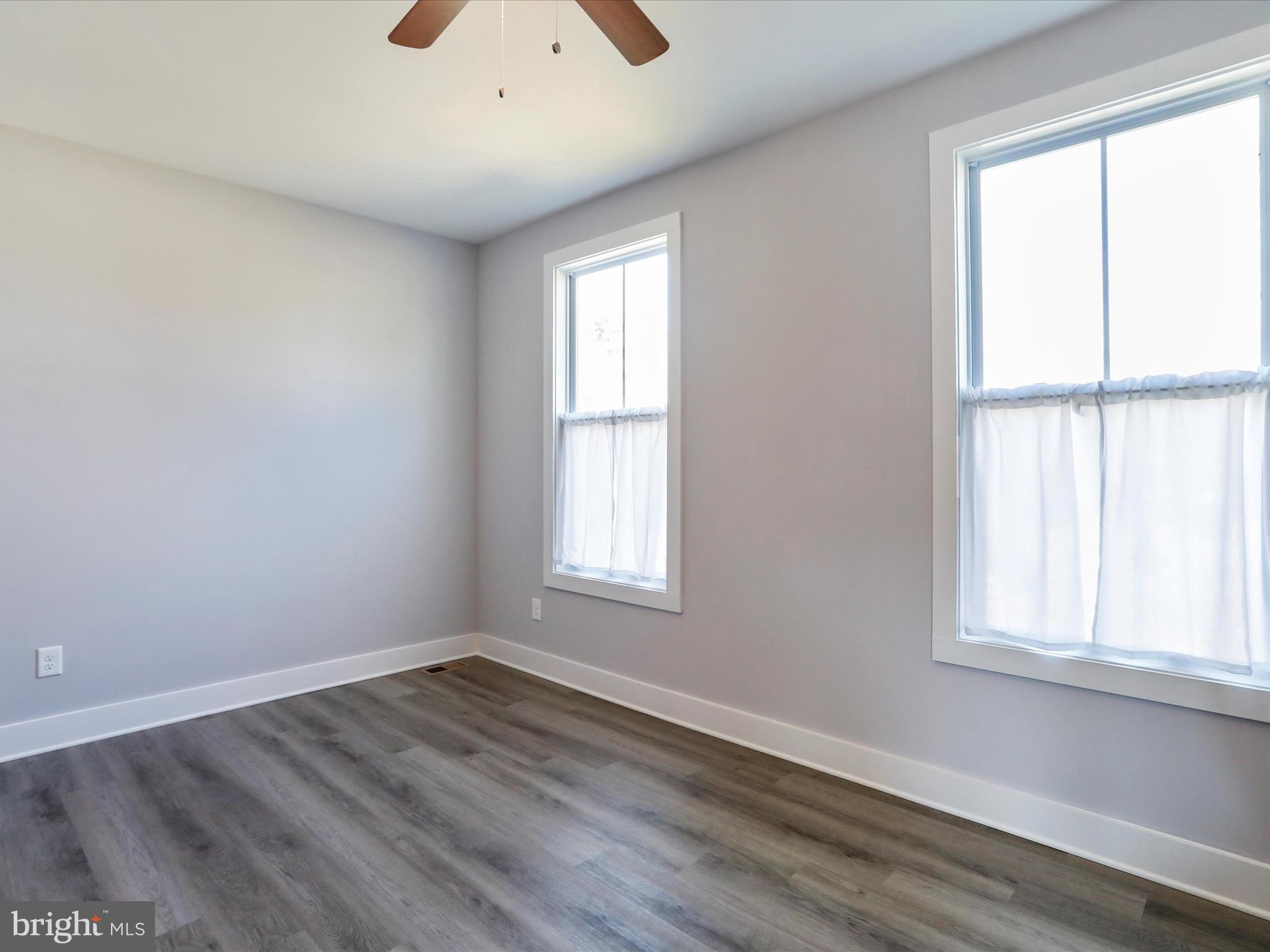 FAIRVIEW OAKS - Residential