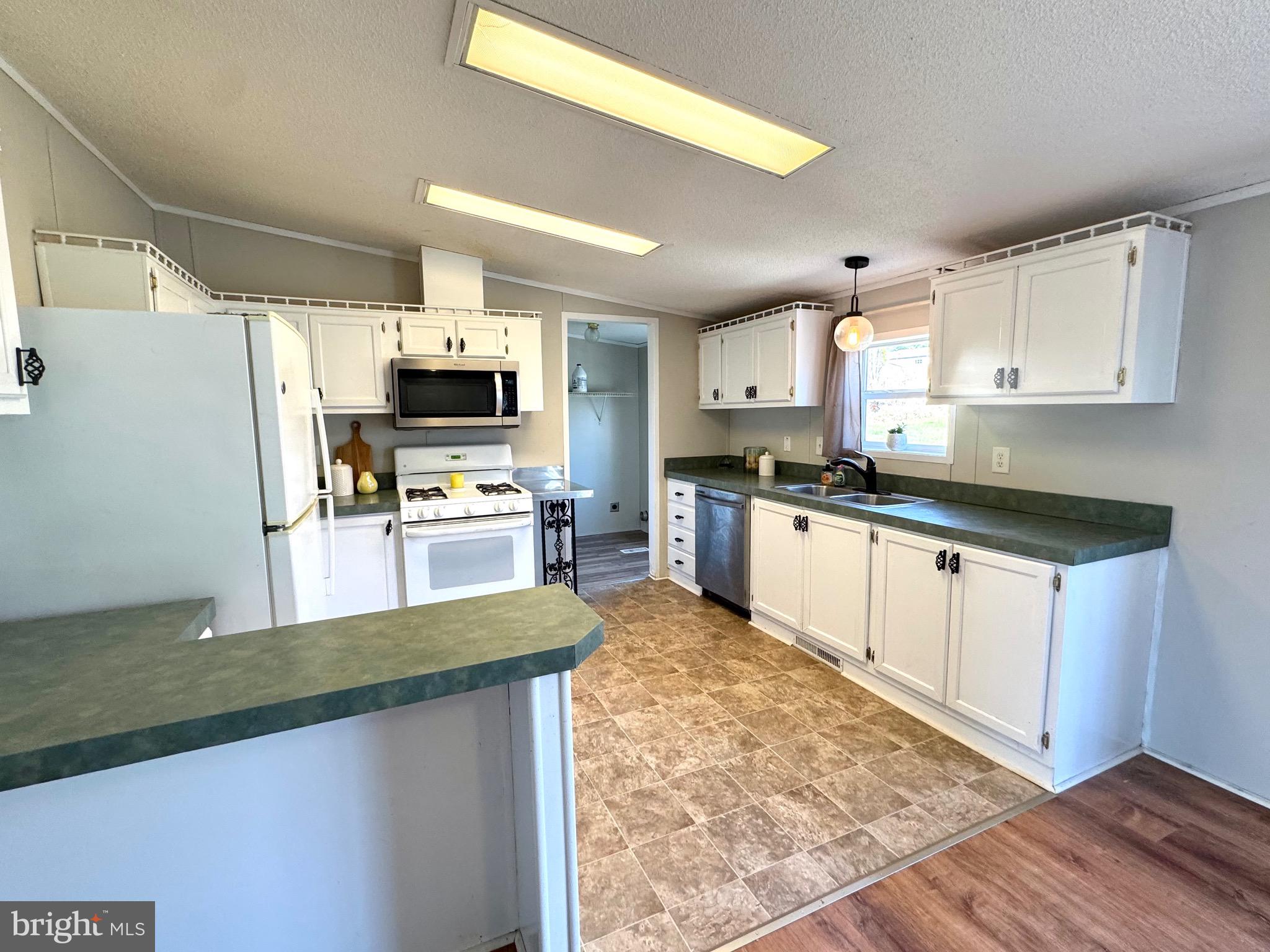 NEWBERRY FARMS - Residential