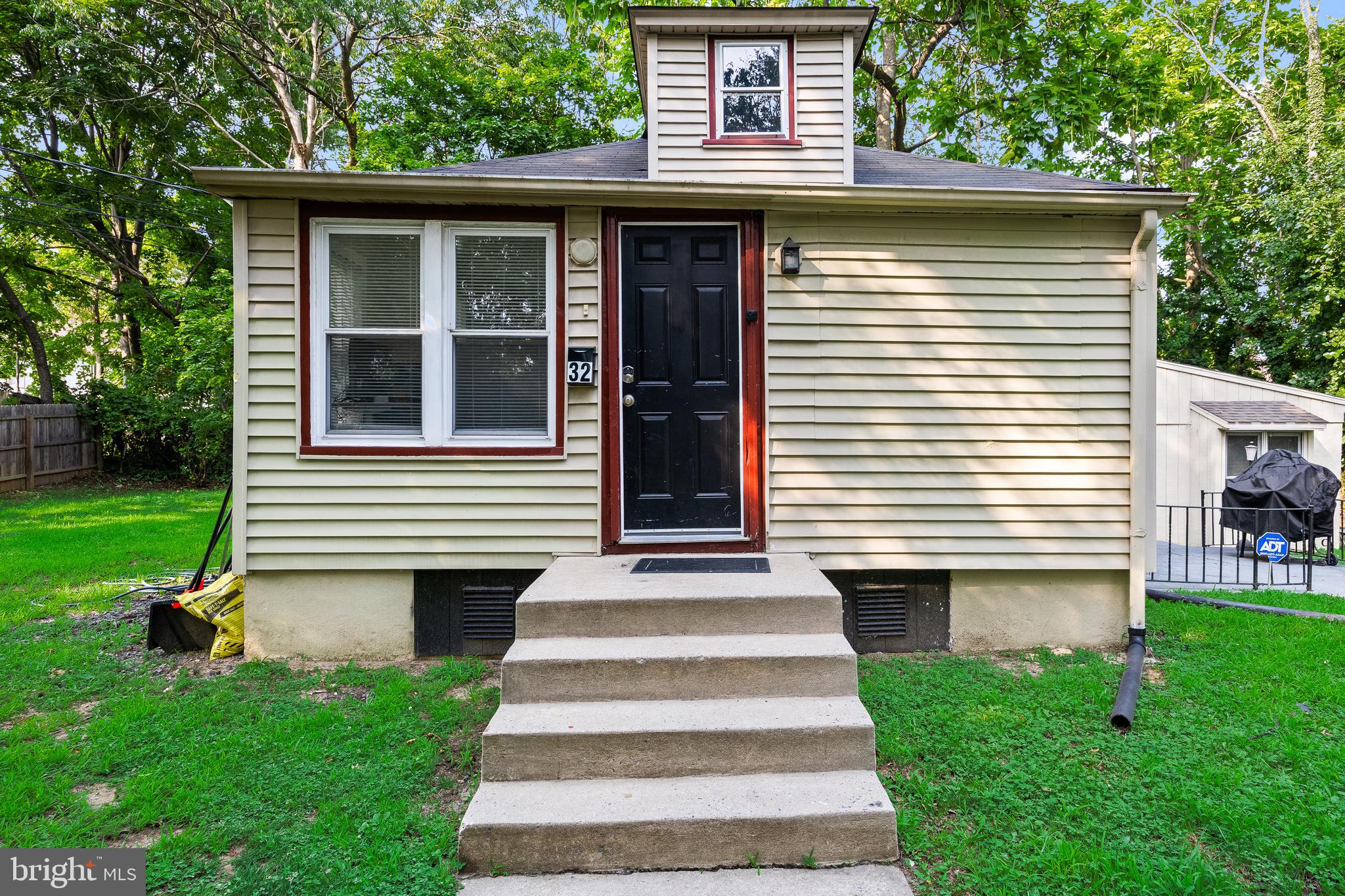 32 REID STREET
