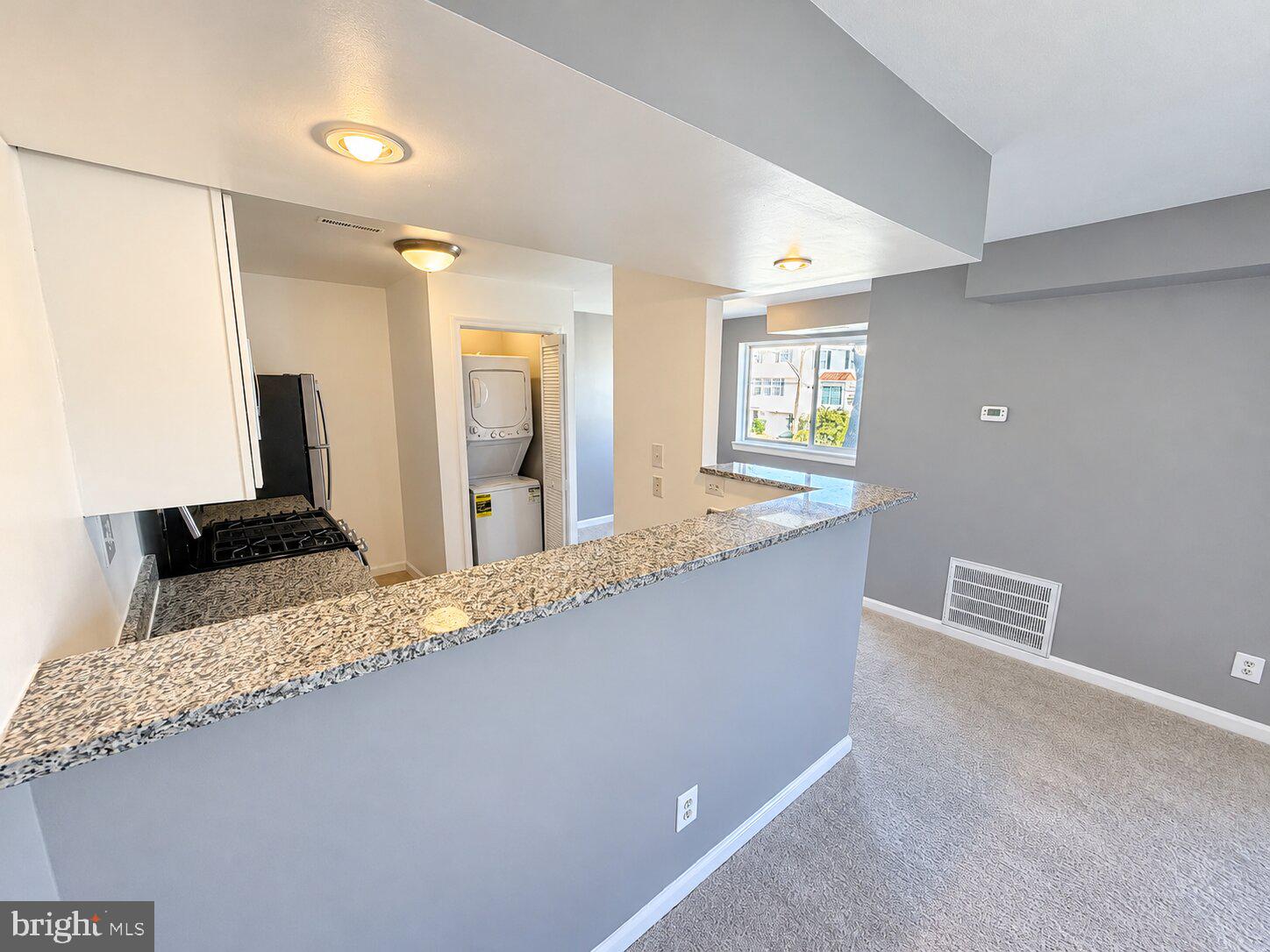 2512 MARKHAM LANE 3
