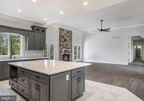 WOODLAND HILLS EST. - Residential