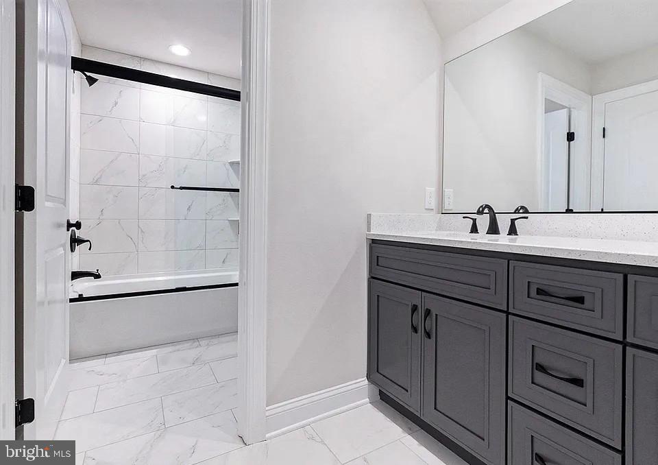WOODLAND HILLS EST. - Residential