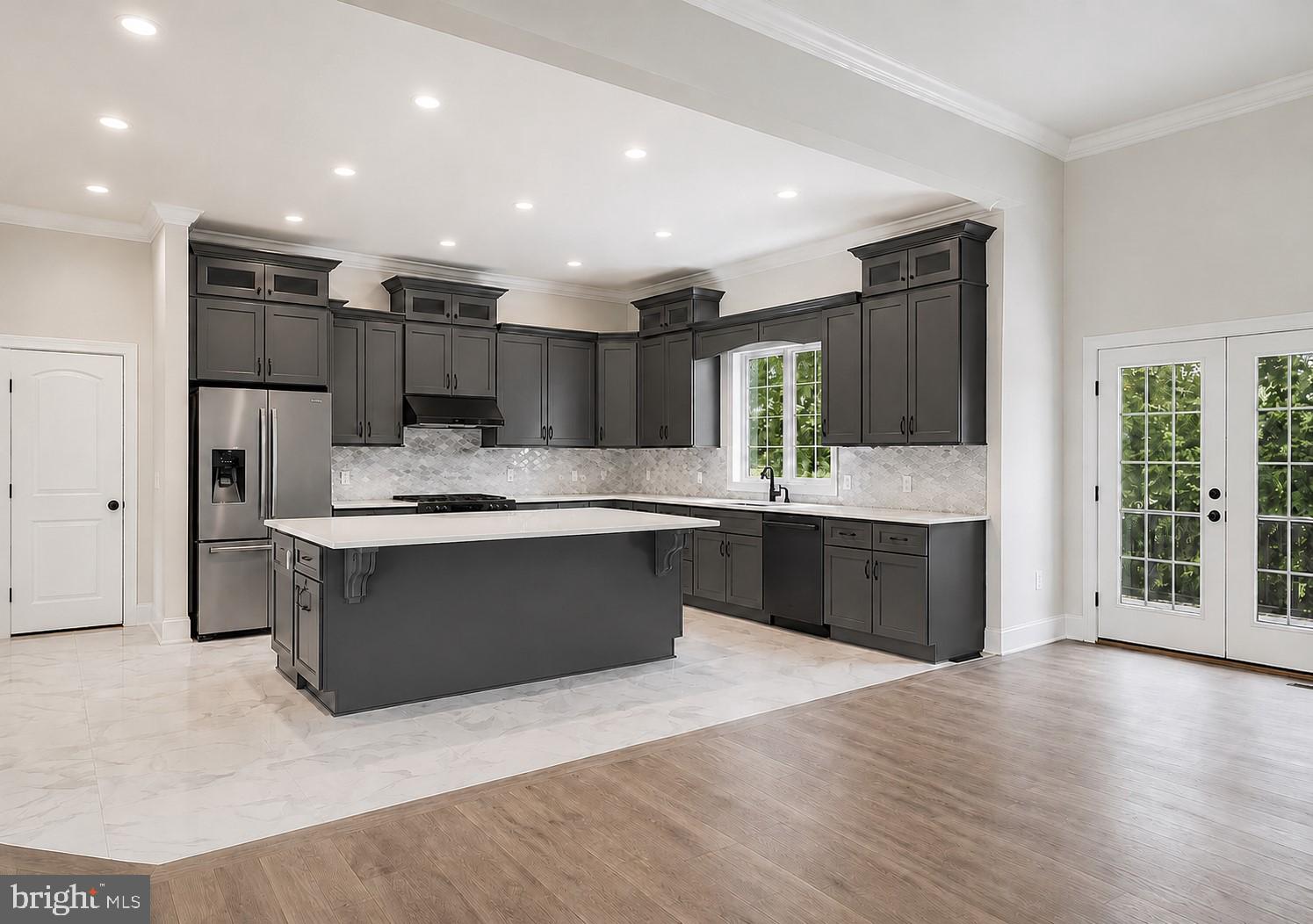 WOODLAND HILLS EST. - Residential