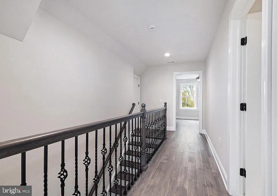 WOODLAND HILLS EST. - Residential