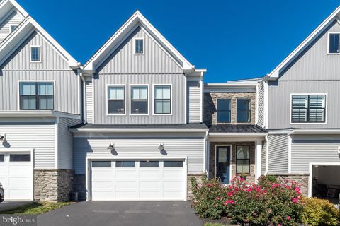 Townhouse For Sale - 11 Tradesville Drive<br/> DOYLESTOWN, PA 18901