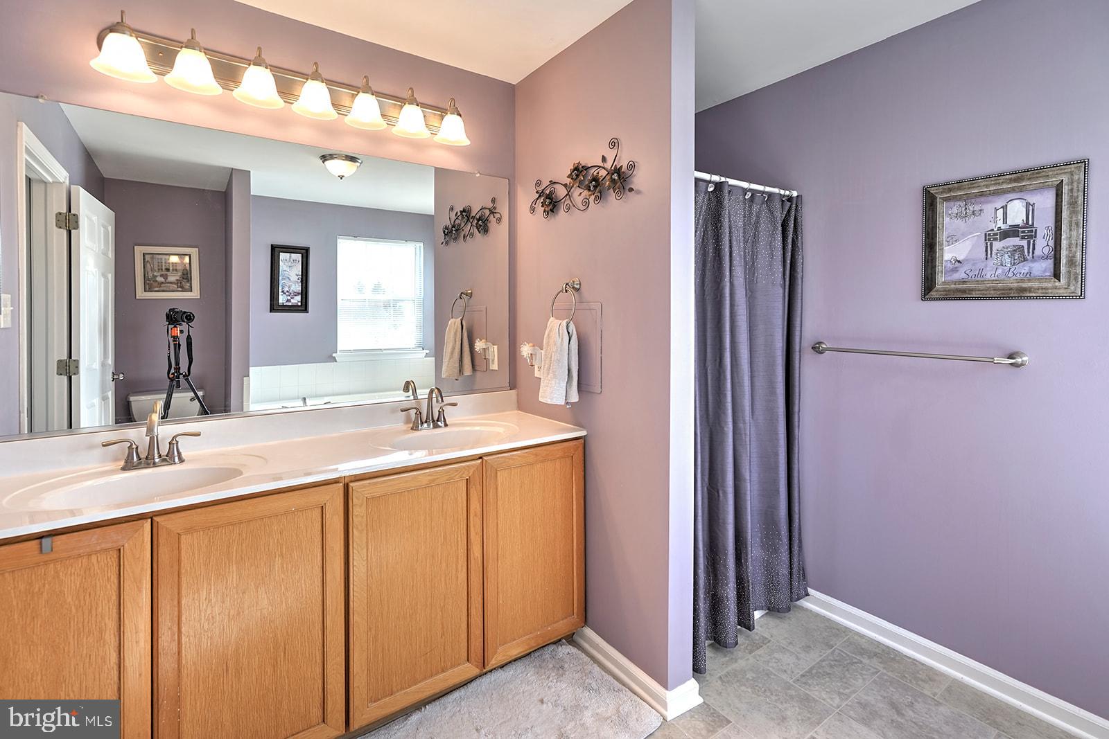 LOCKSLEY GLEN - Residential