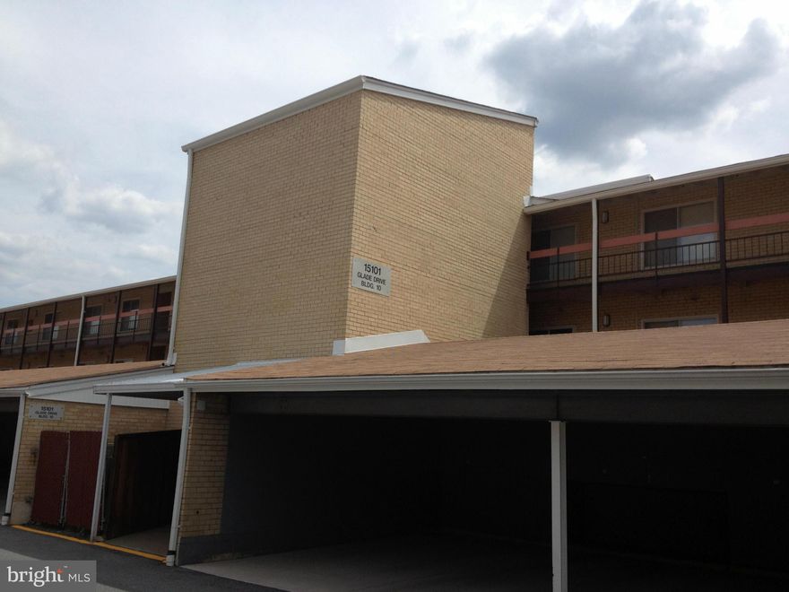 Good size ground floor 1 br 1.5 bath condo apartment with patio and carport.   Apartment has two exposures for light.  Unlike other places in the coimmunity this on has a window in the kitchen.  Livingroom comes with a wetbar. Apartment freshly painted.