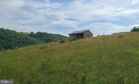 MLS: WVPT2001084