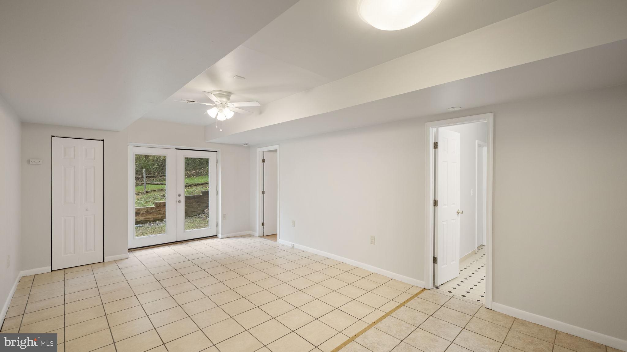 CHARLES TOWN - Residential