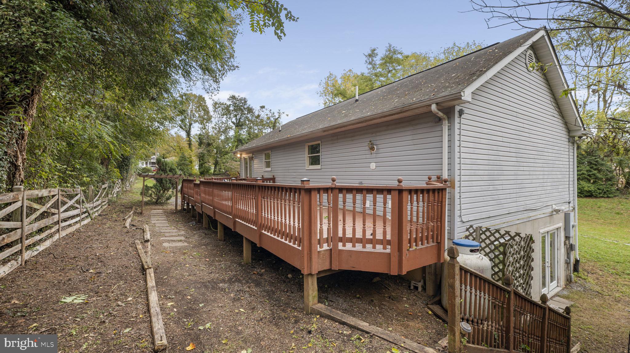 CHARLES TOWN - Residential