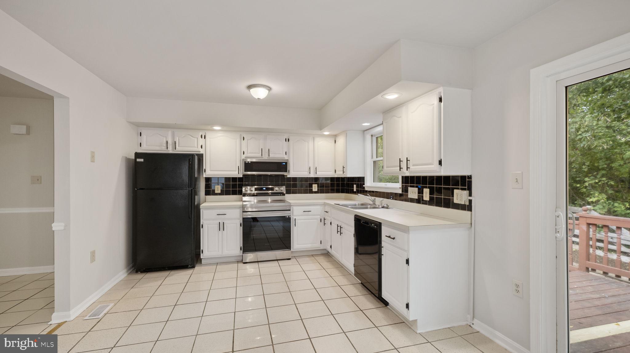 CHARLES TOWN - Residential