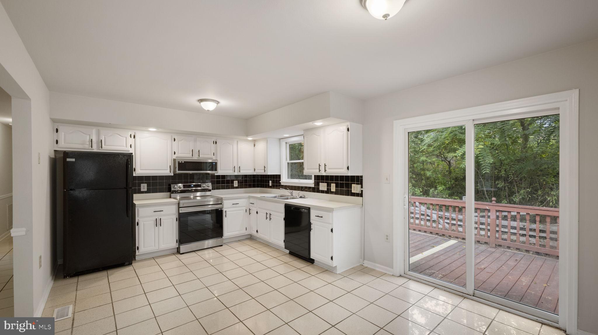 CHARLES TOWN - Residential