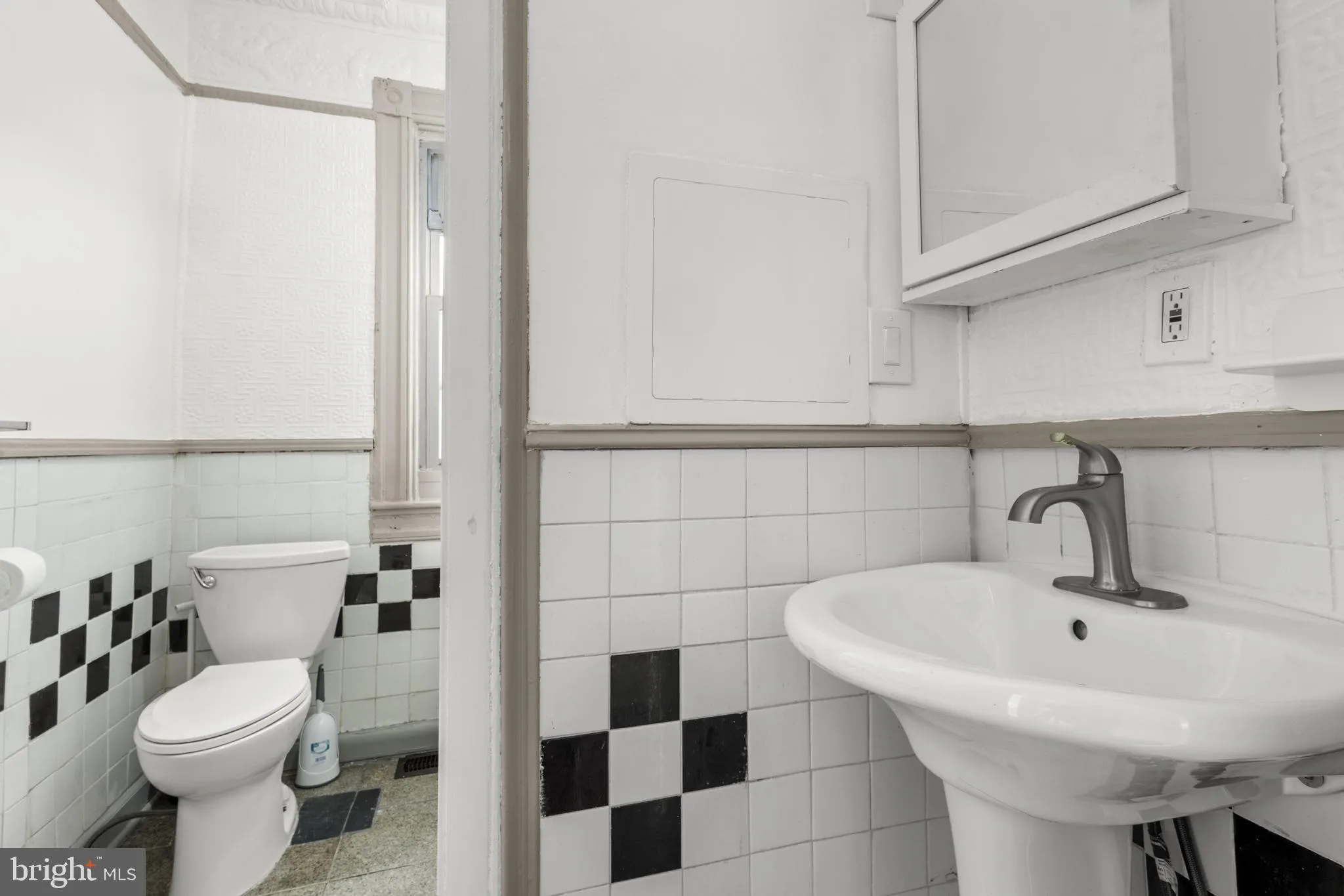 Baltimore, Maryland 21224, United States, 5 Bedrooms Bedrooms, ,4 BathroomsBathrooms,Residential,Active,165512