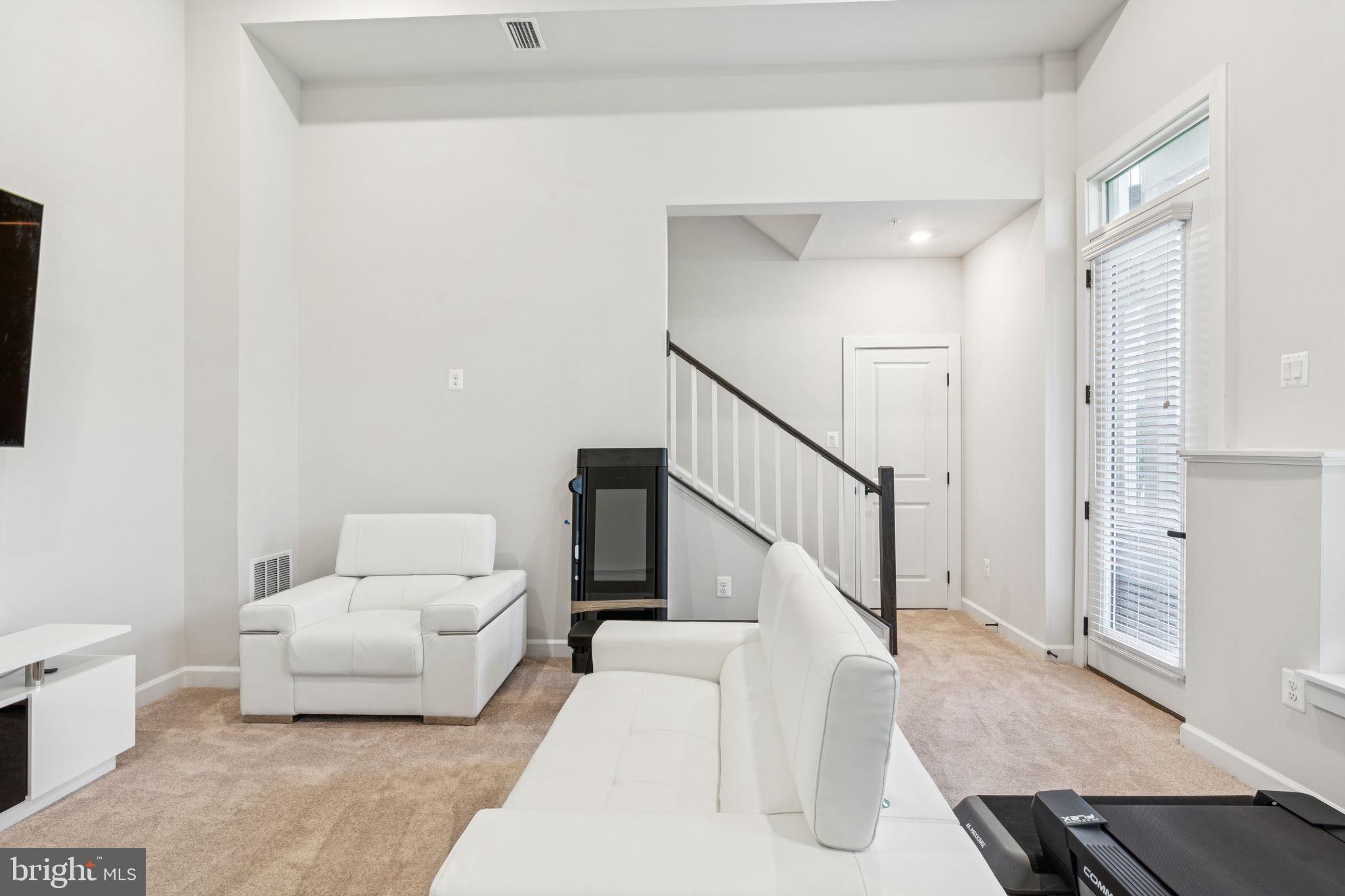 LONGVIEW RIDGE - Residential