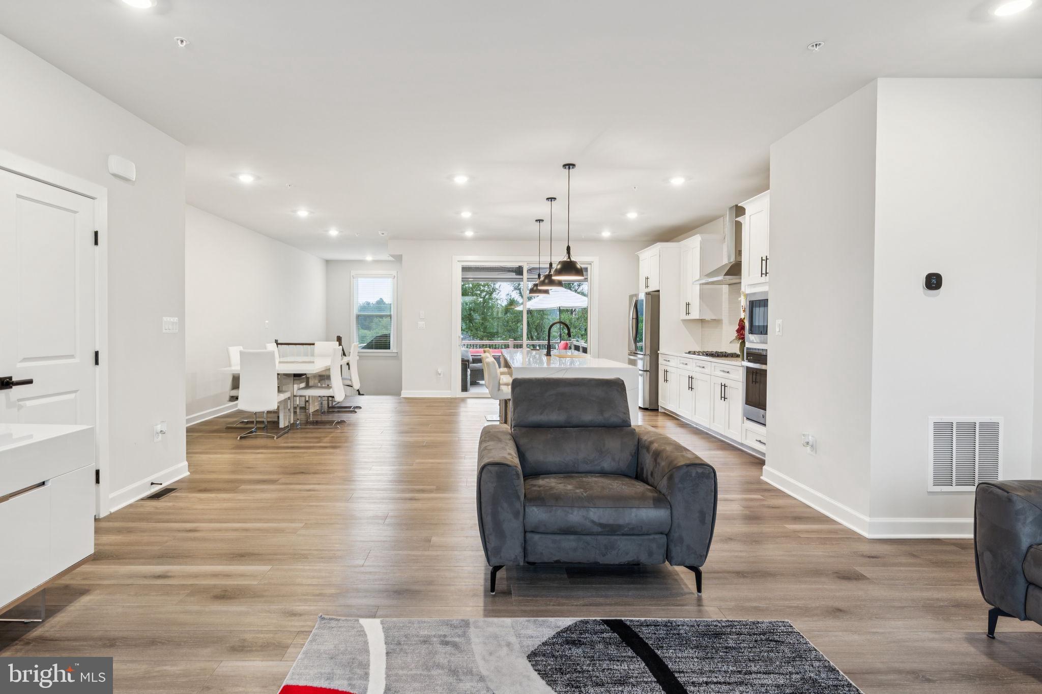 LONGVIEW RIDGE - Residential