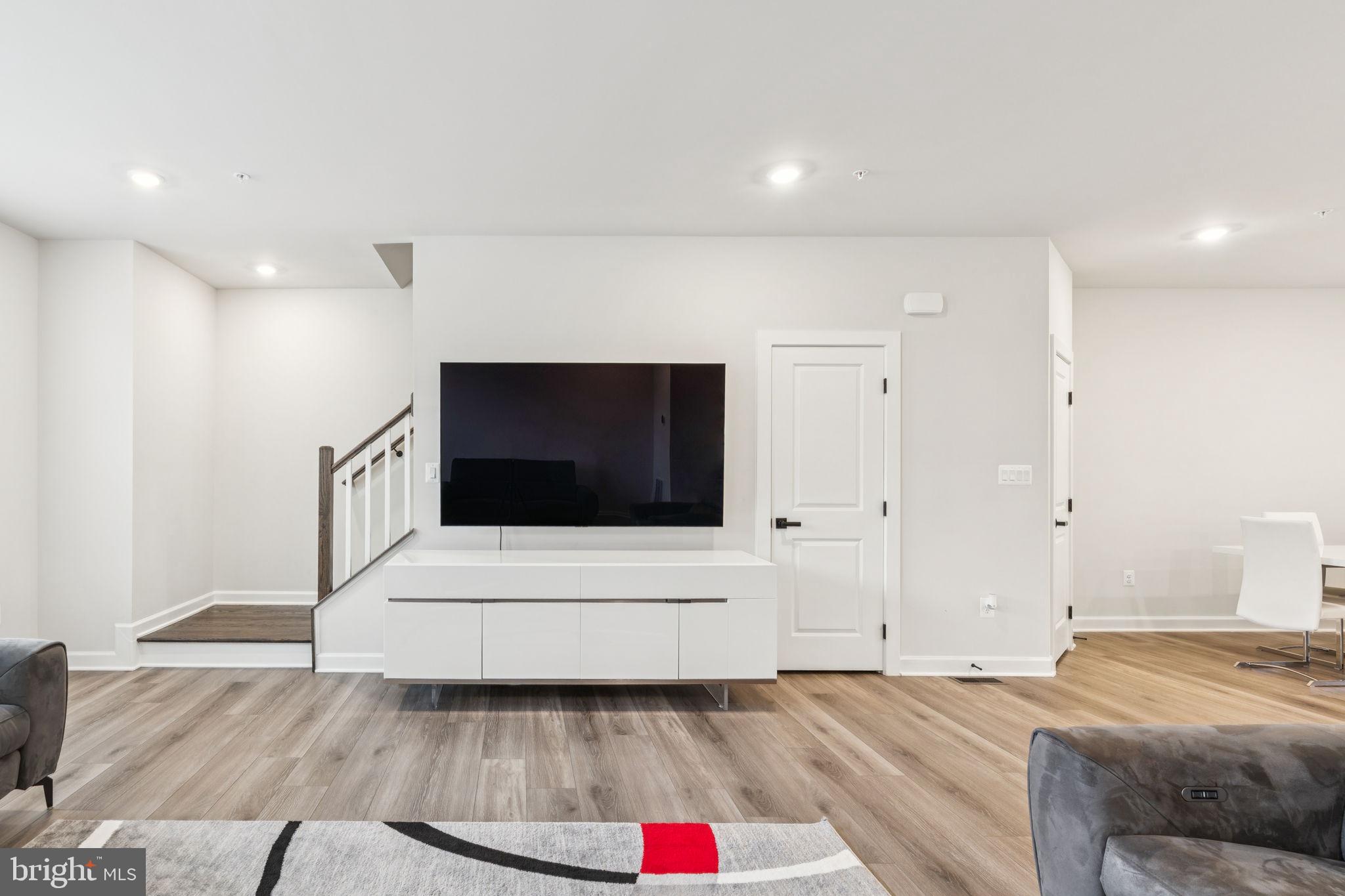 LONGVIEW RIDGE - Residential