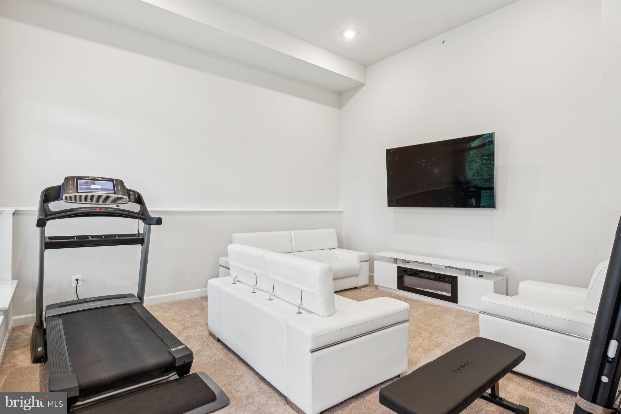 LONGVIEW RIDGE - Residential