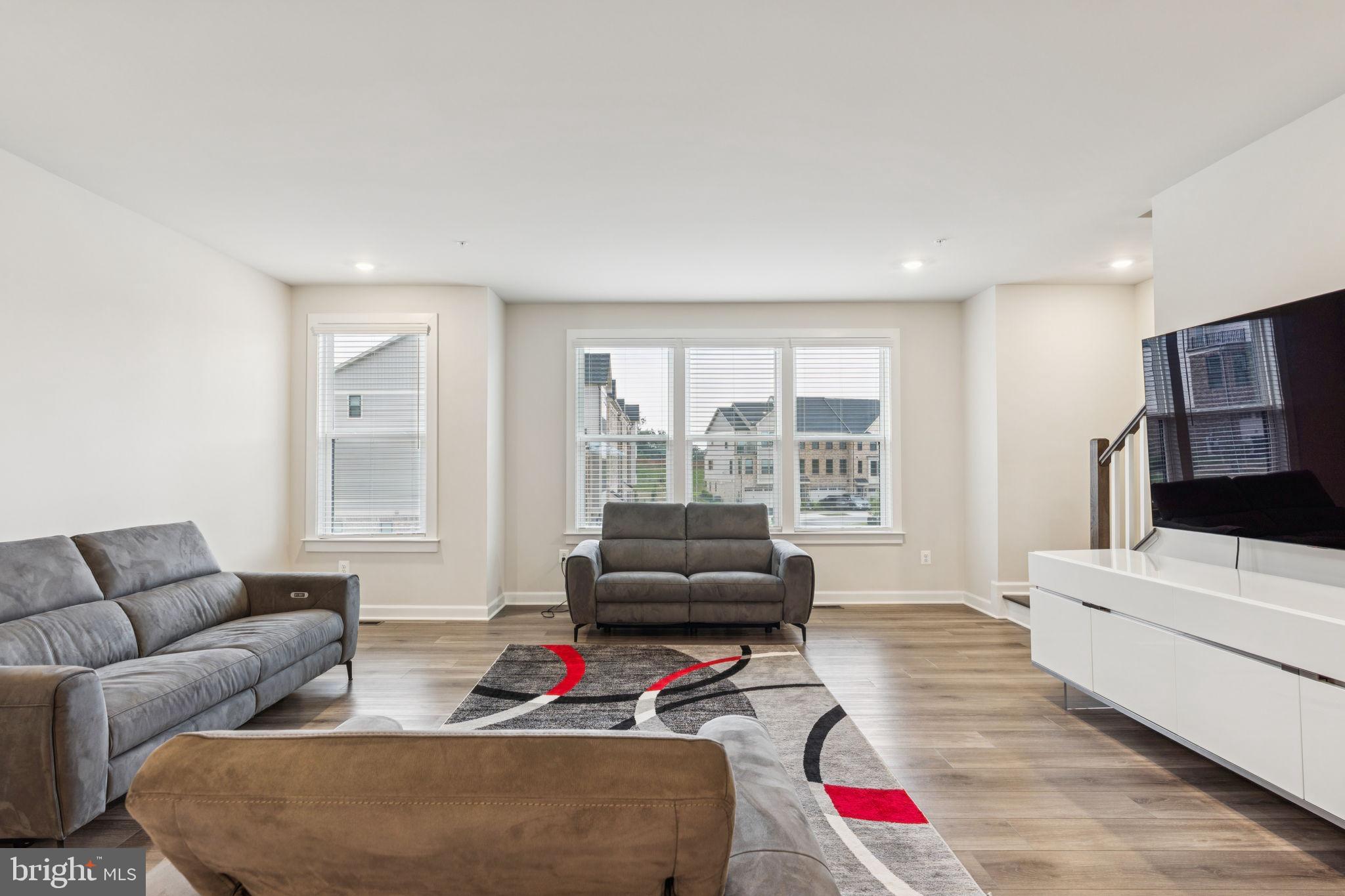 LONGVIEW RIDGE - Residential