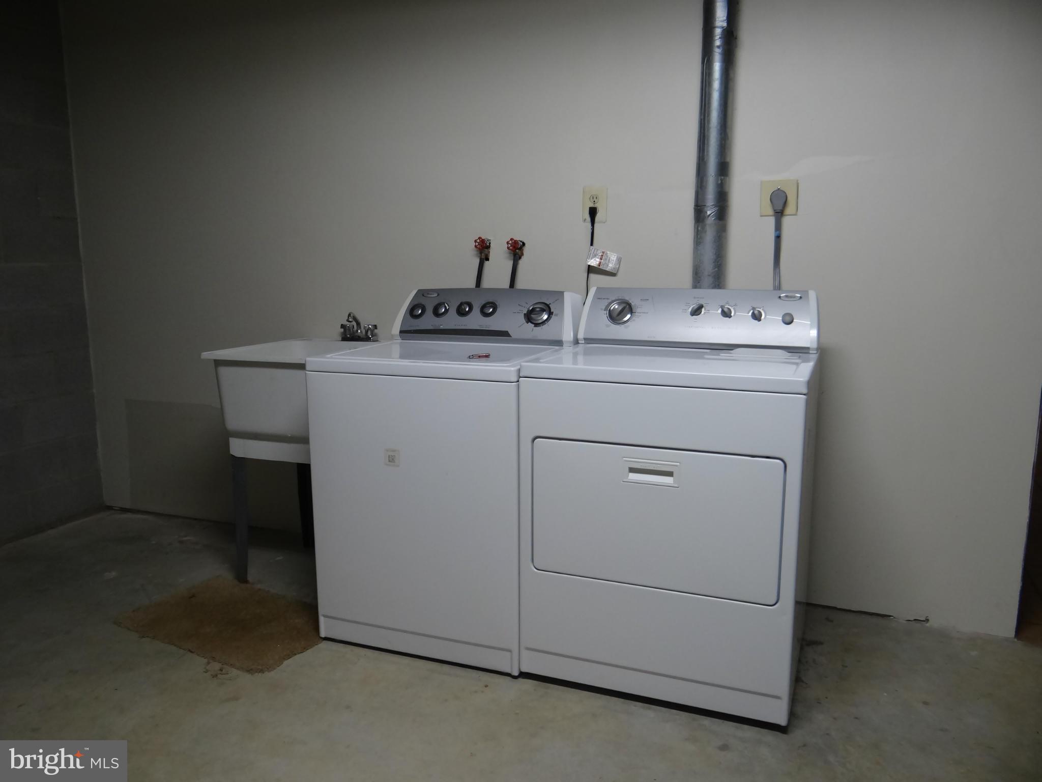 LOVETON FARMS - Residential Lease