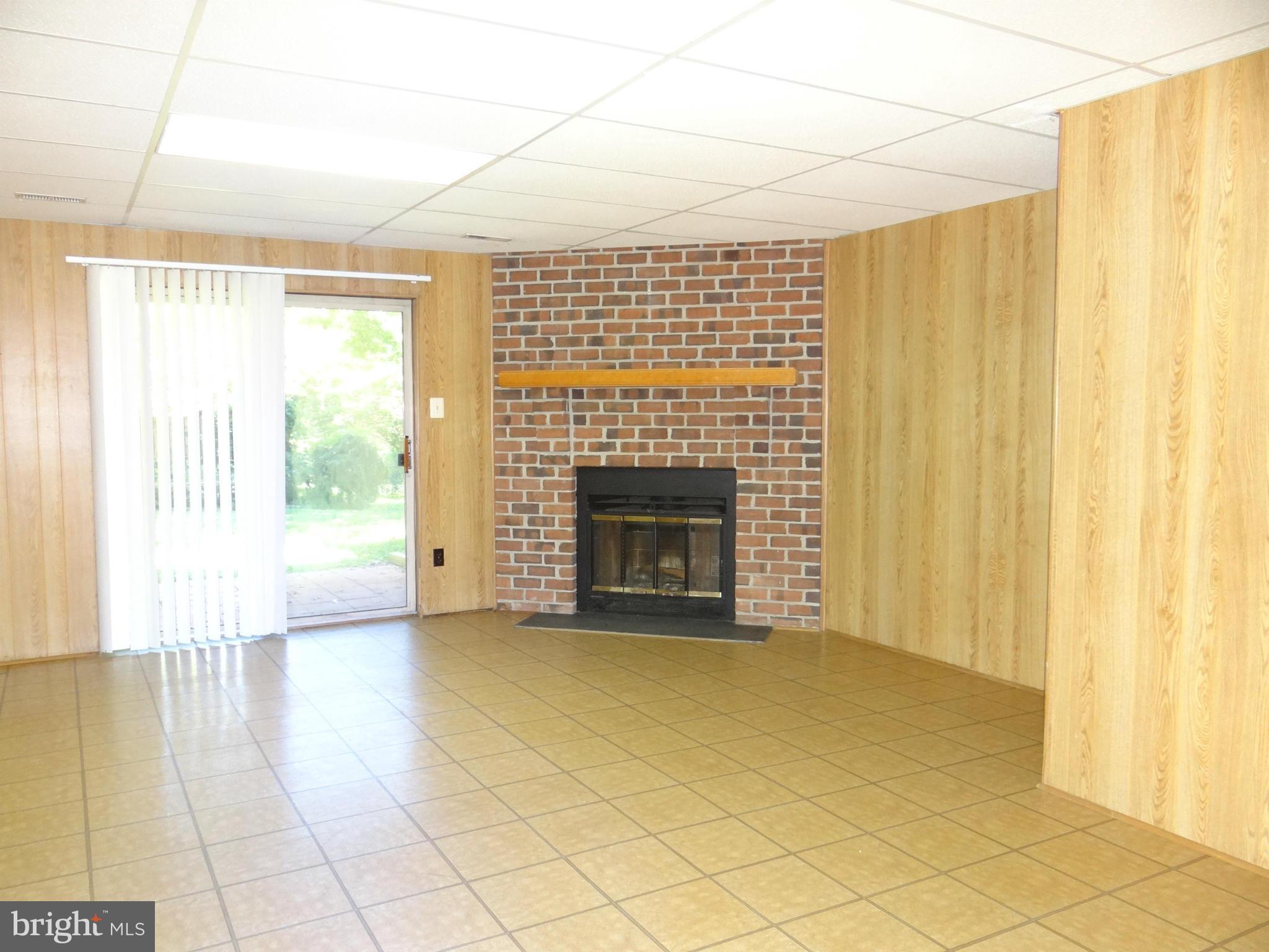 LOVETON FARMS - Residential Lease