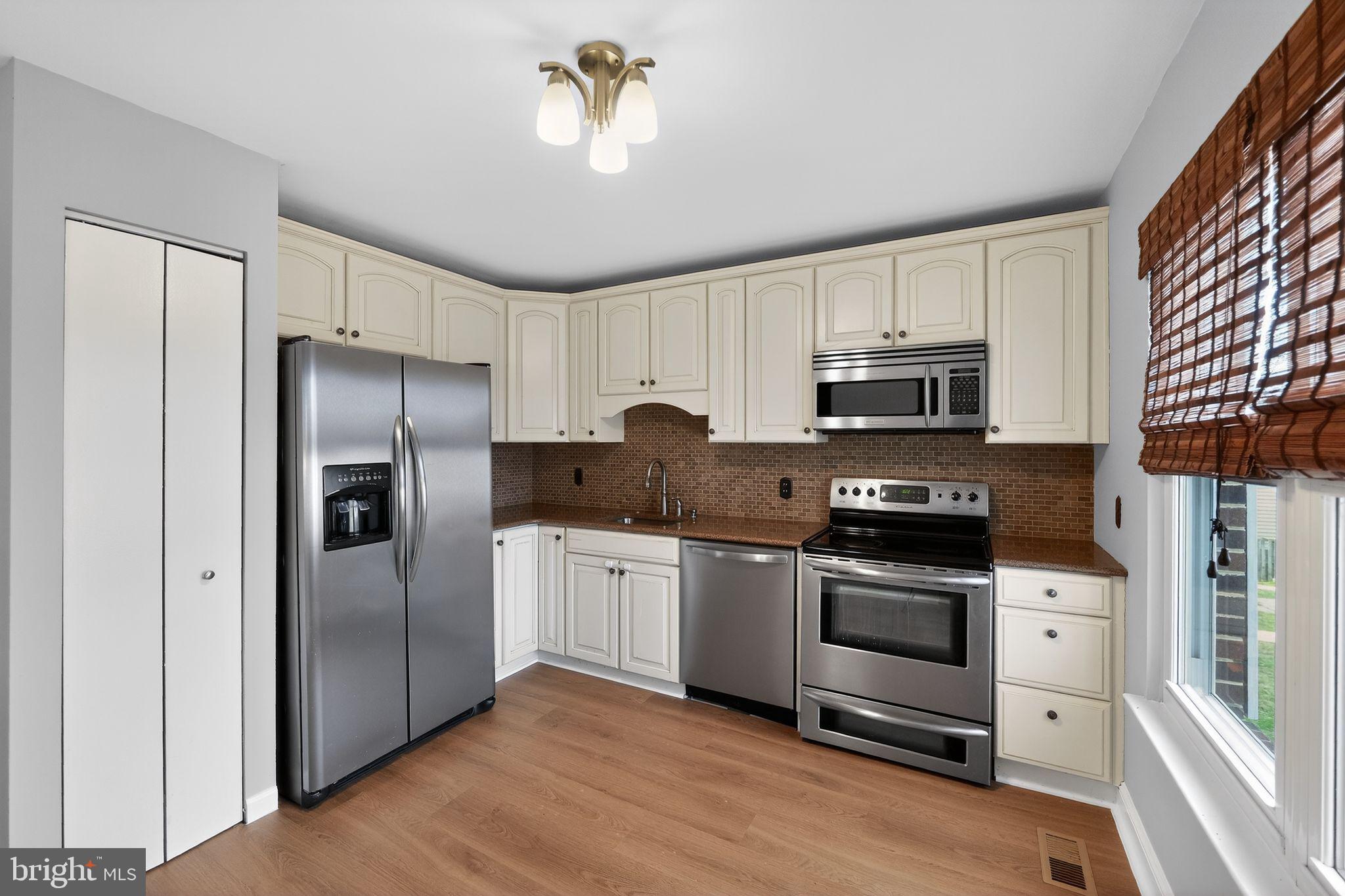 CROFTON VILLAGE - Residential