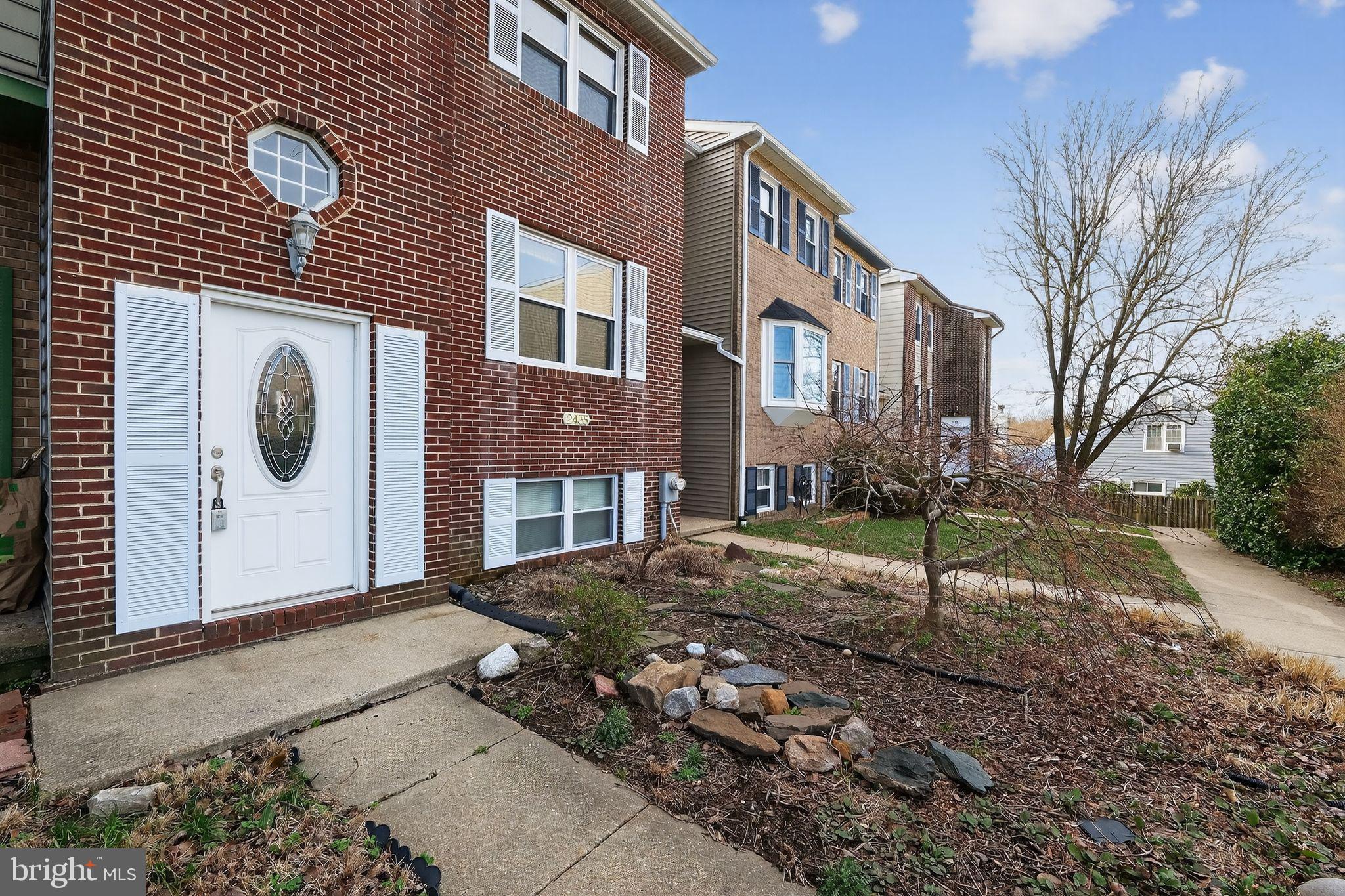 CROFTON VILLAGE - Residential