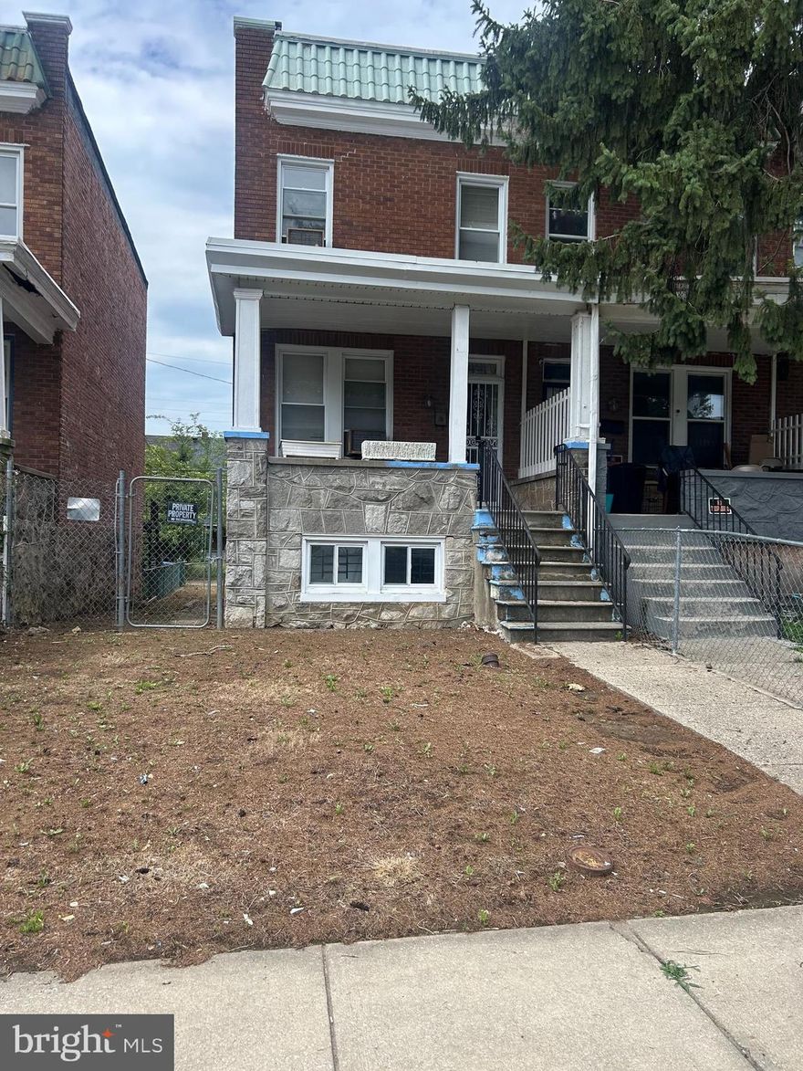 Discover charm and comfort at 5322 Cordelia Ave! This spacious 3-bedroom, 1-bath home offers classic hardwood floors, plenty of natural light, and thoughtful features throughout. Enjoy the warmth of a cozy decorative fireplace, ceiling fans for added comfort, kitchen equipped with an electric stove, refrigerator, pantry, private parking pad, and washer/dryer hookups. 

Join us for an Open House this Saturday, July 19th 12:00-1:30pm – come see all this home has to offer!