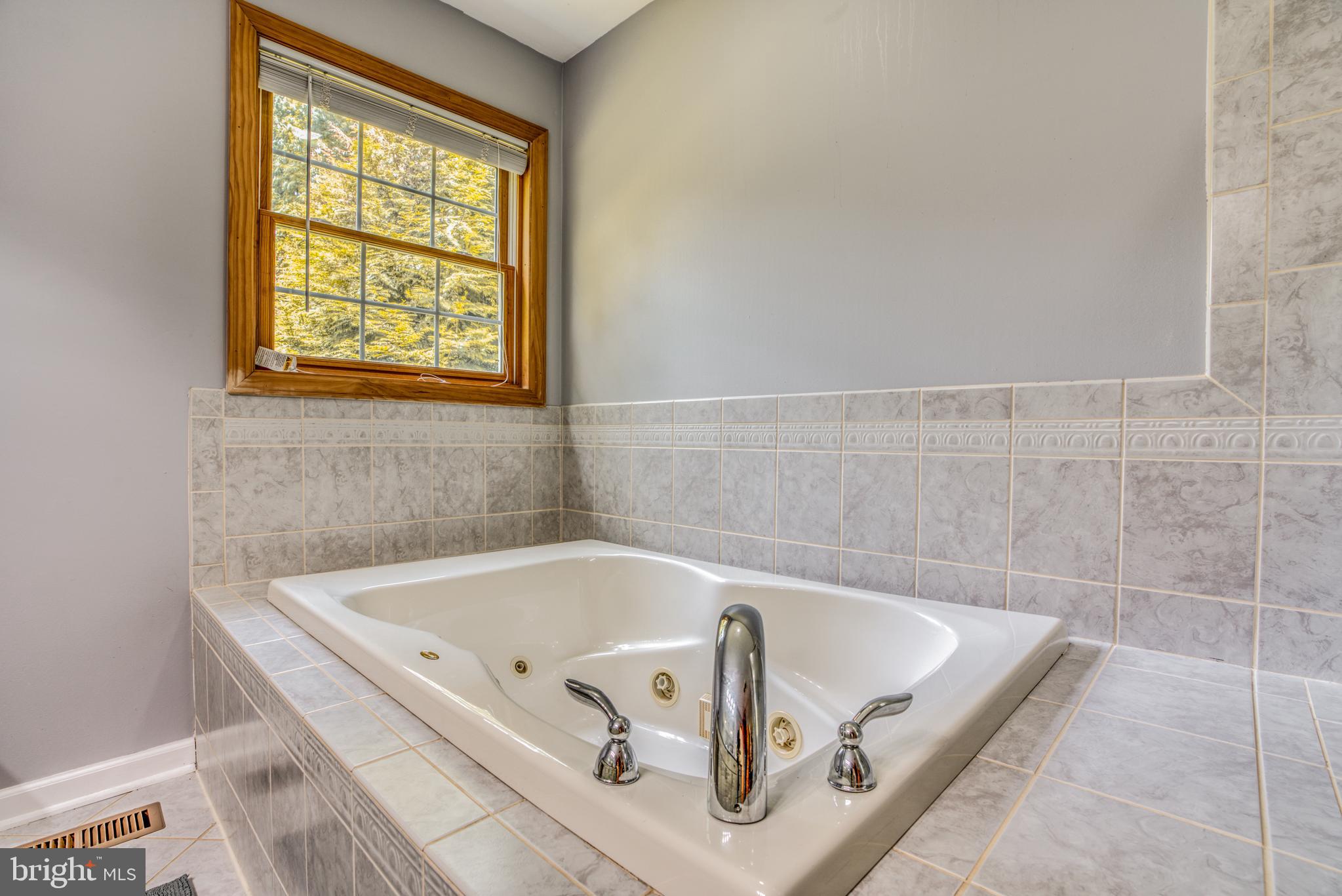 CLARKSVILLE HUNT - Residential Lease