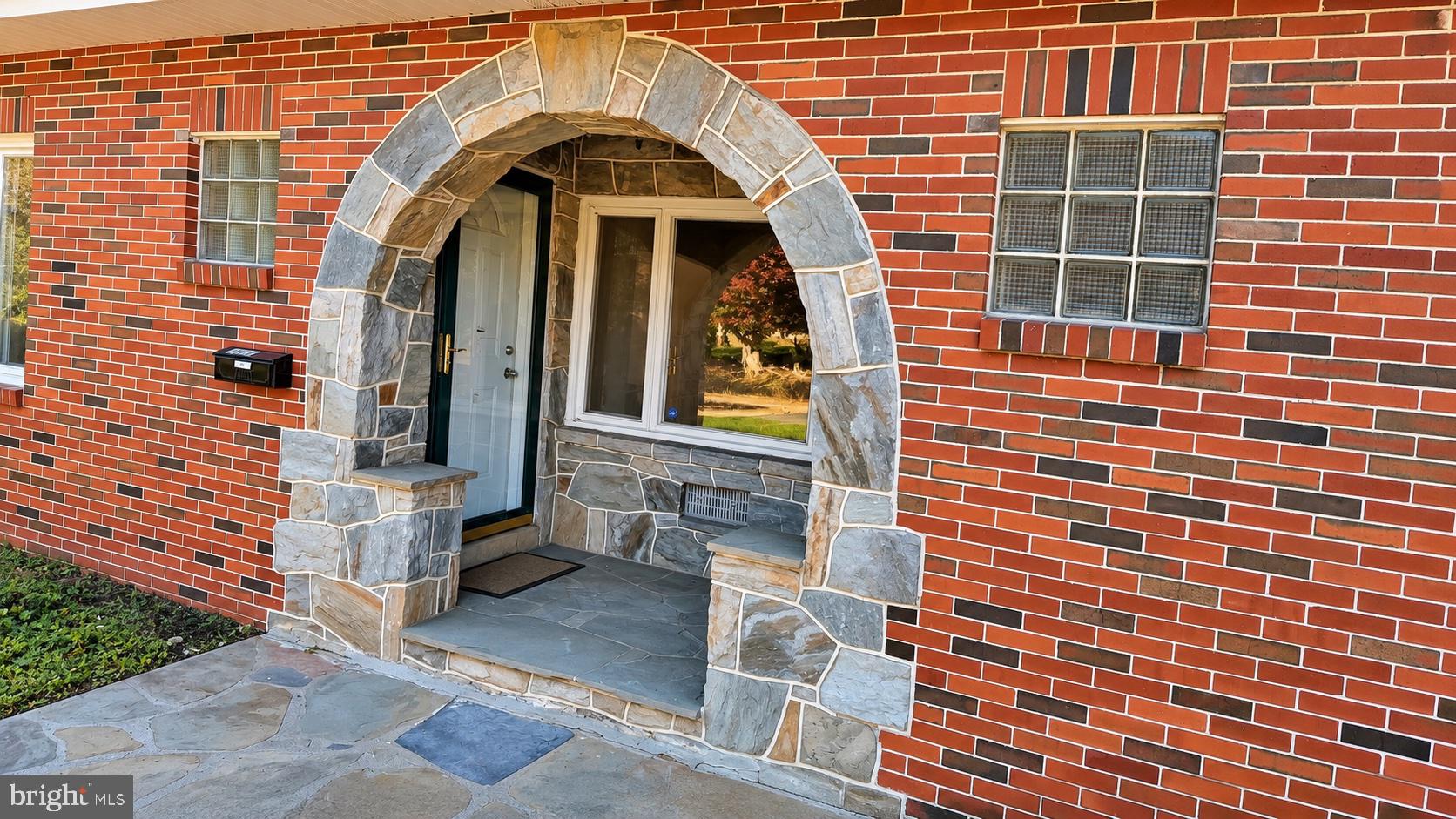 1009 QUENTIN ROAD