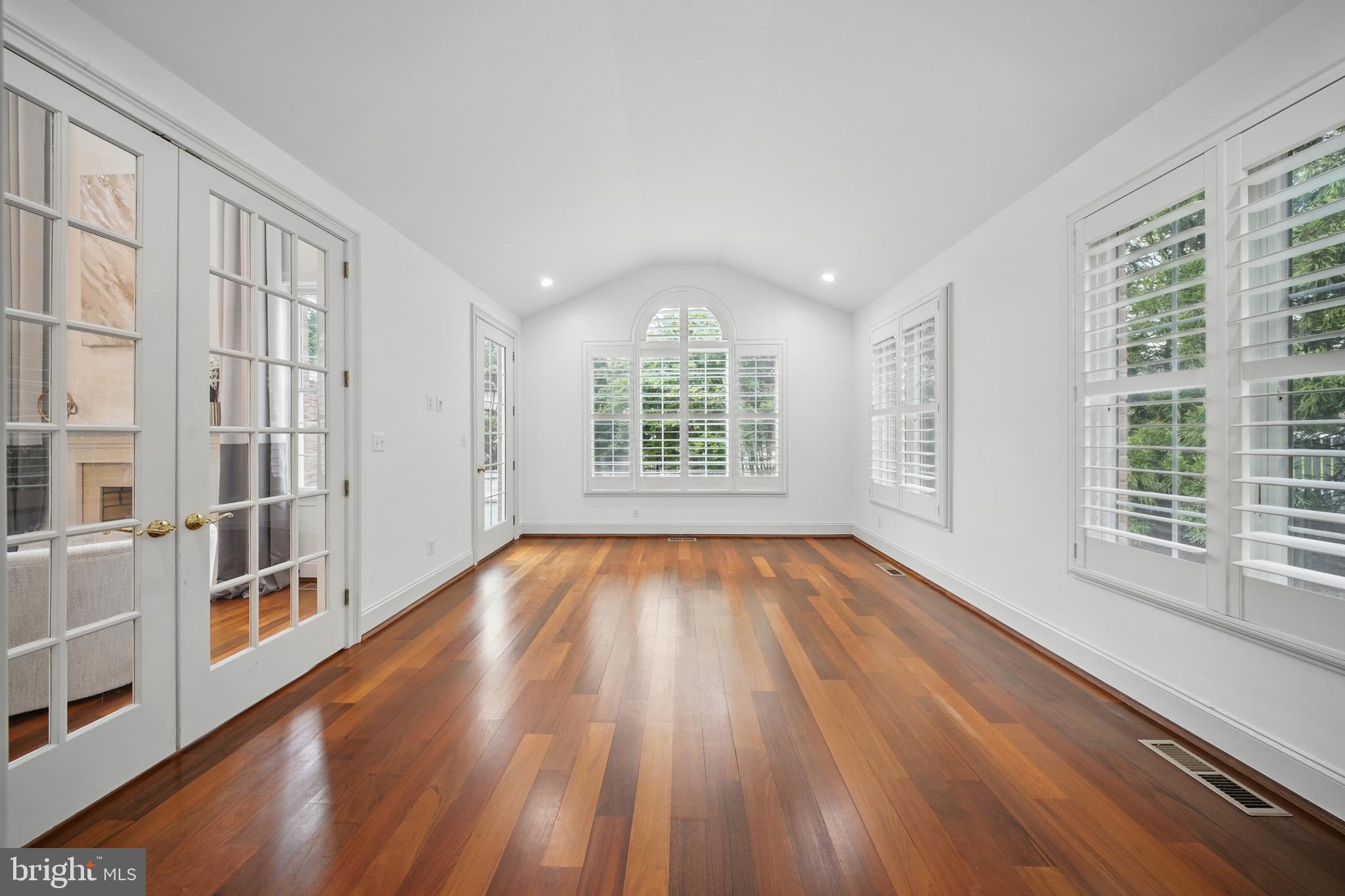 BELMONT COUNTRY CLUB - Residential