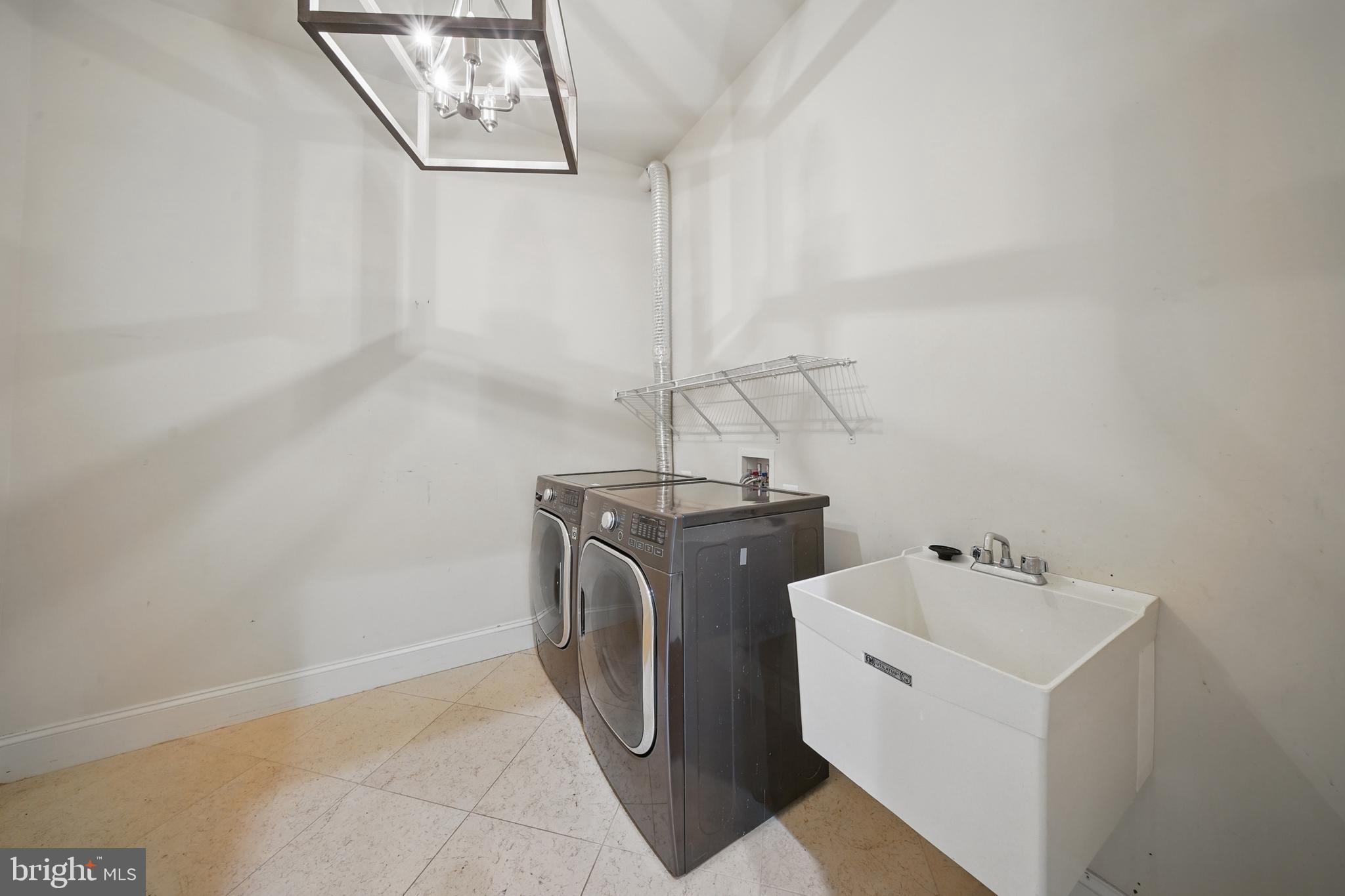 BELMONT COUNTRY CLUB - Residential