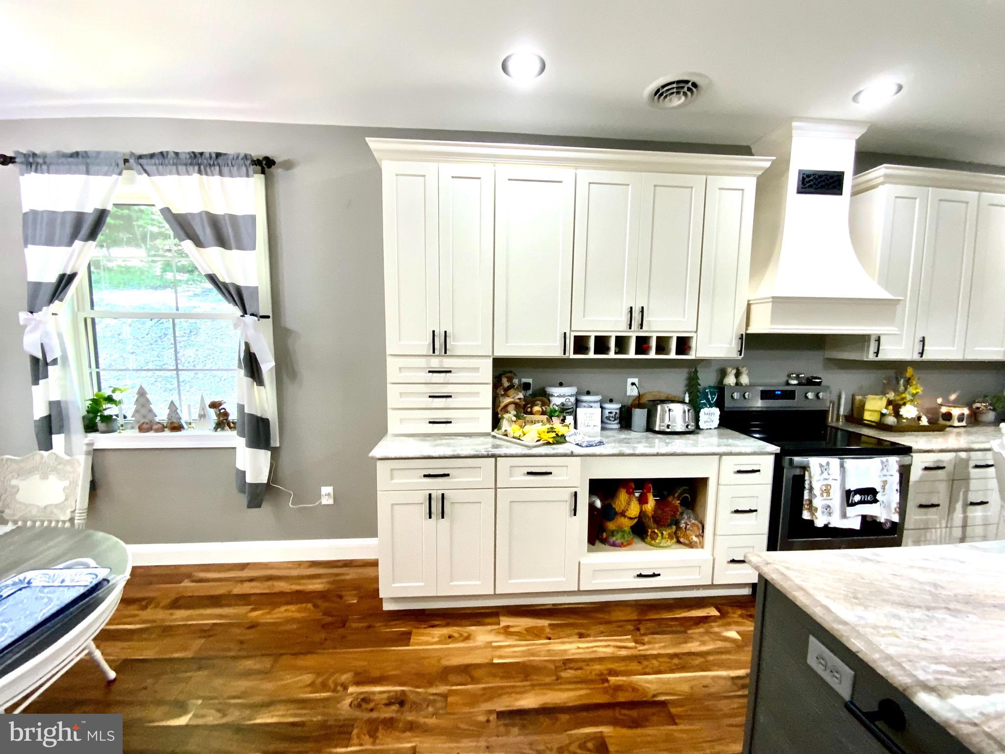 LAKEWOOD - Residential