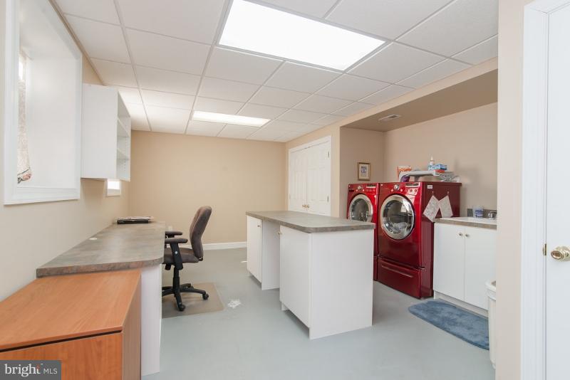 SPRUCE HILL ESTATES - Residential