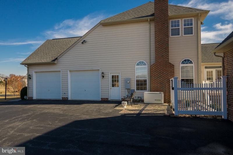 SPRUCE HILL ESTATES - Residential