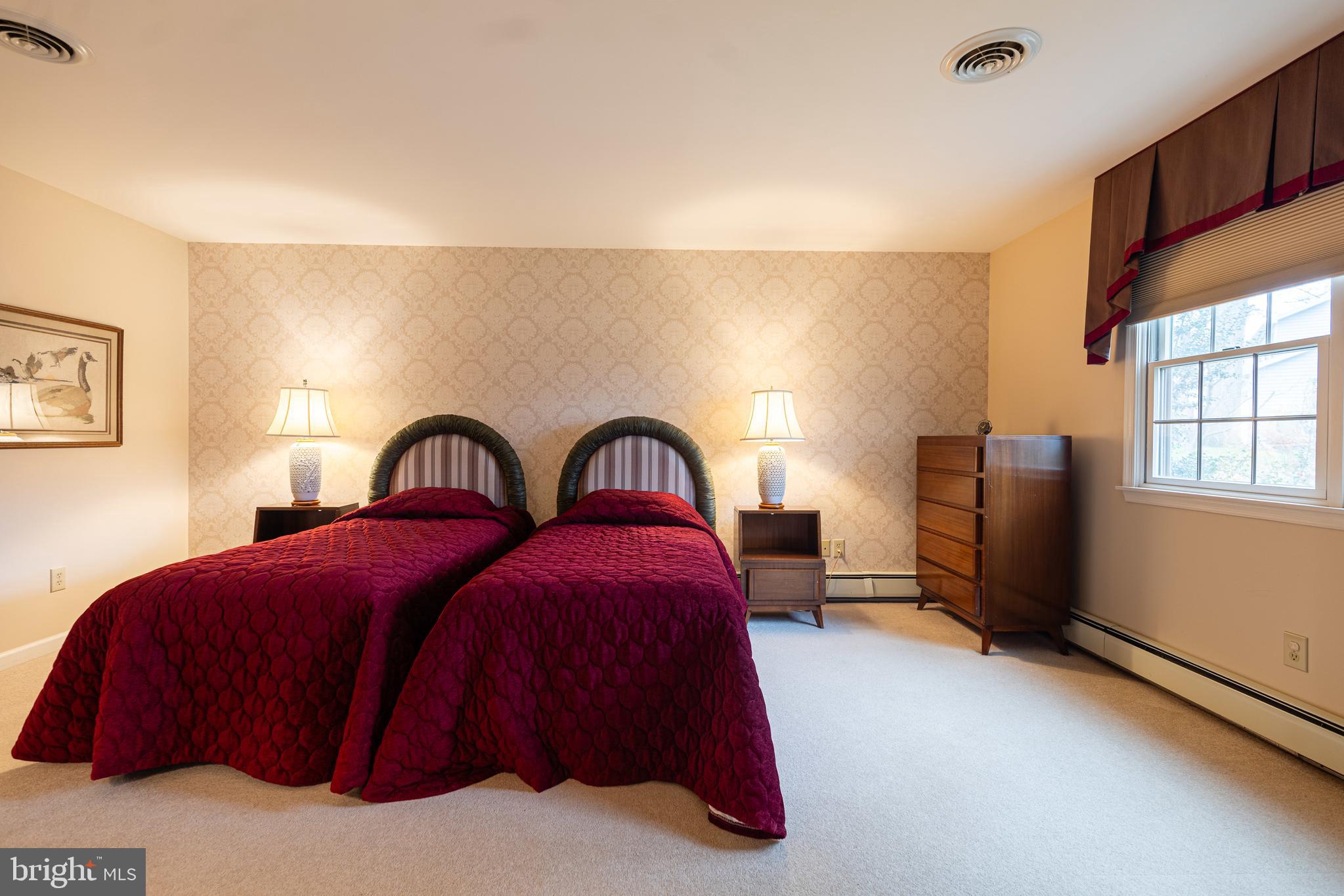 PENN NATIONAL GOLF COURSE COMMUNITY - Residential