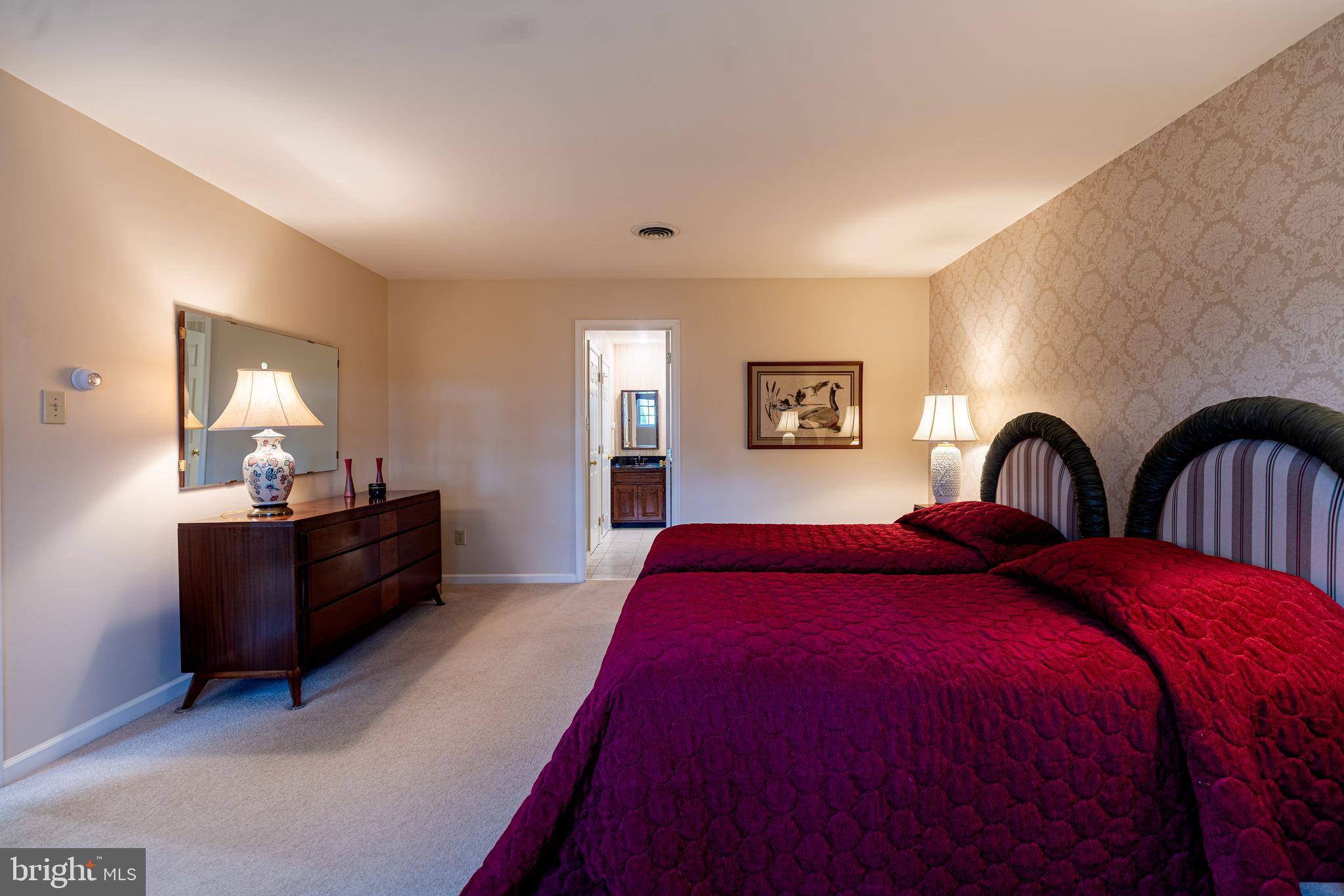 PENN NATIONAL GOLF COURSE COMMUNITY - Residential