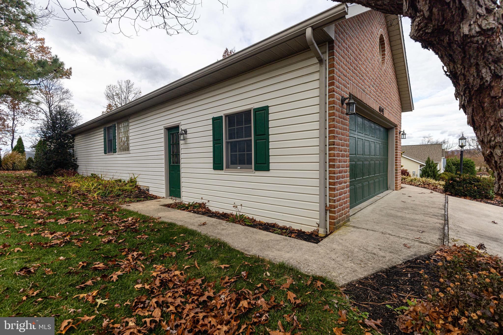 PENN NATIONAL GOLF COURSE COMMUNITY - Residential